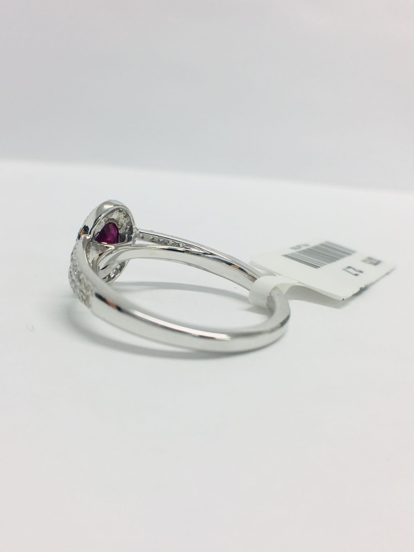 9ct White Gold Ruby Diamond Cluster Ring - Image 4 of 11