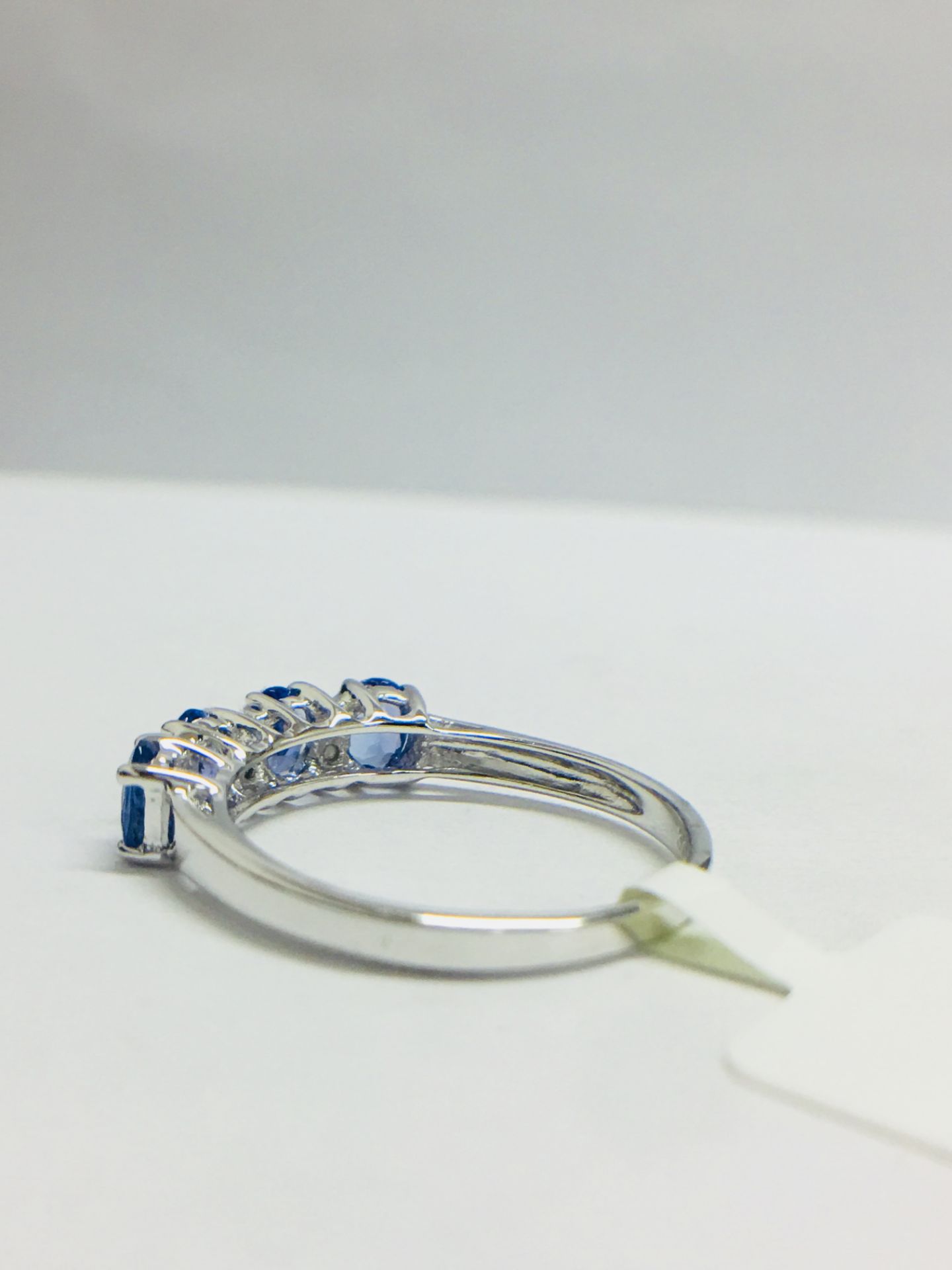 9ct White Gold Tanzanite Dress Ring - Image 4 of 9