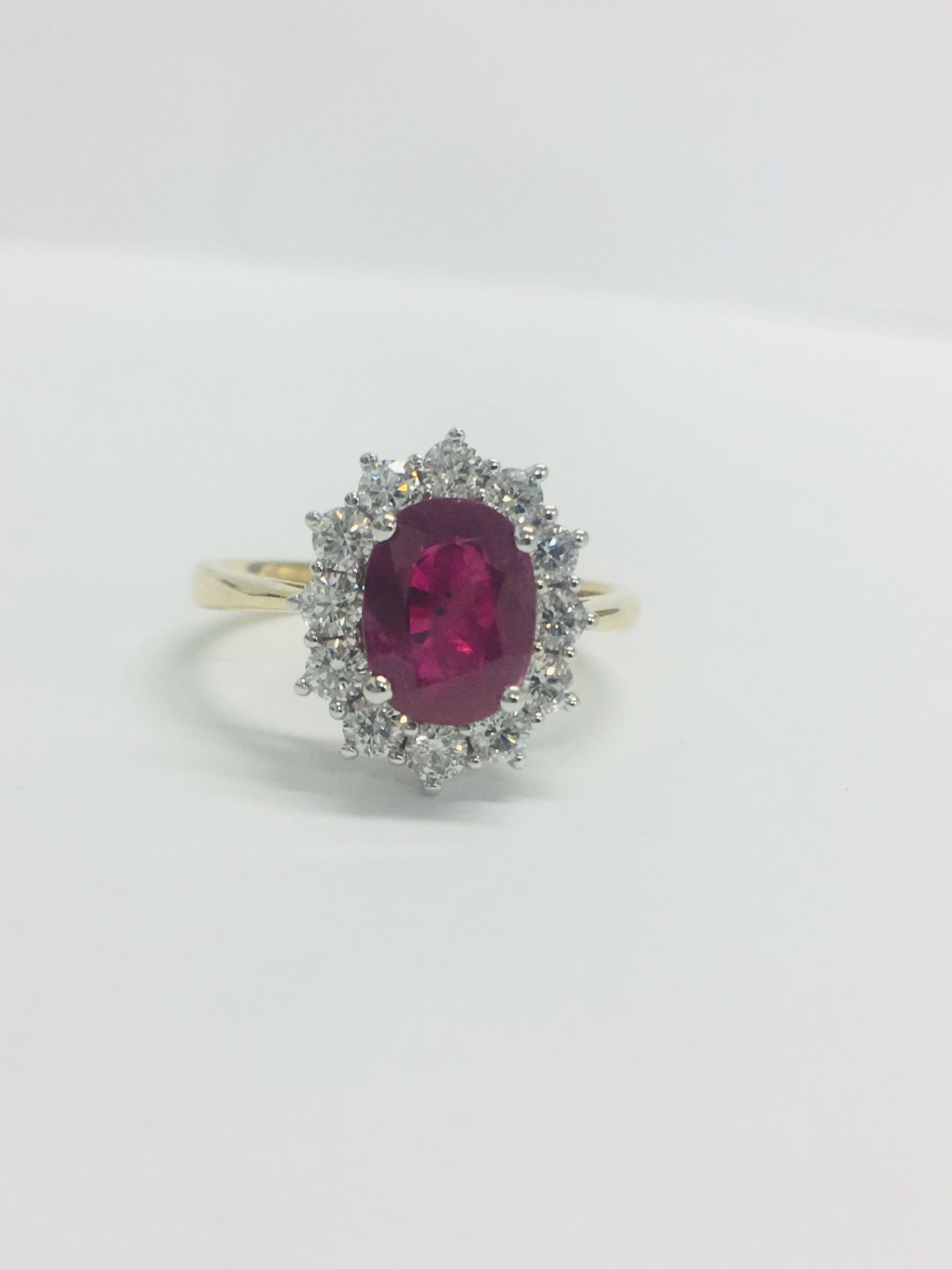 18ct Ruby And Diamond Cluster Ring - Image 10 of 11