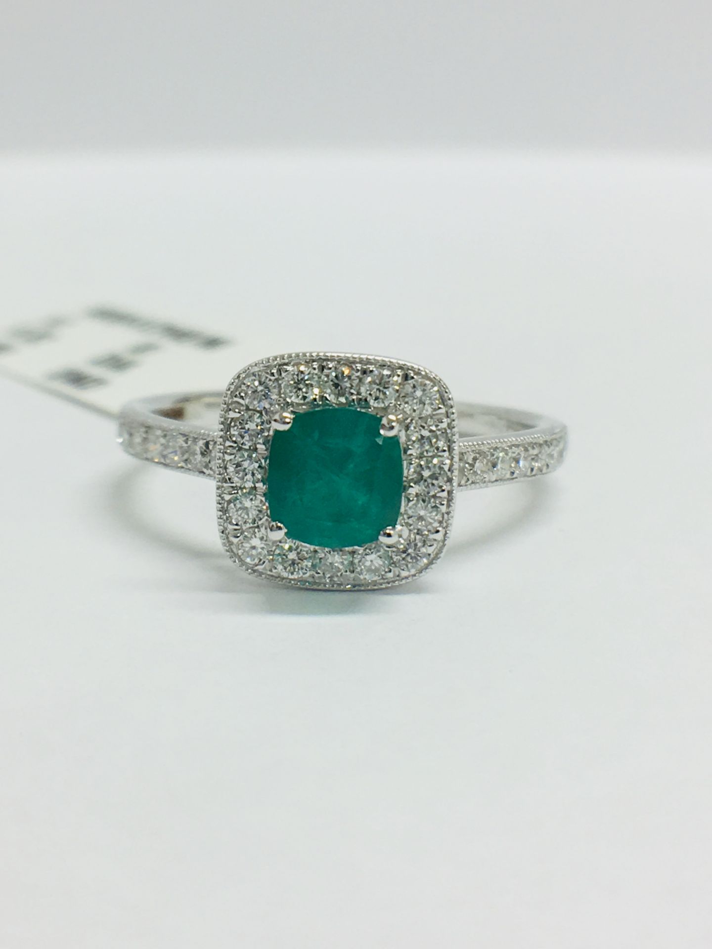 9ct White Gold Cushion Shape Emerald Diamond Dress Ring - Image 3 of 11