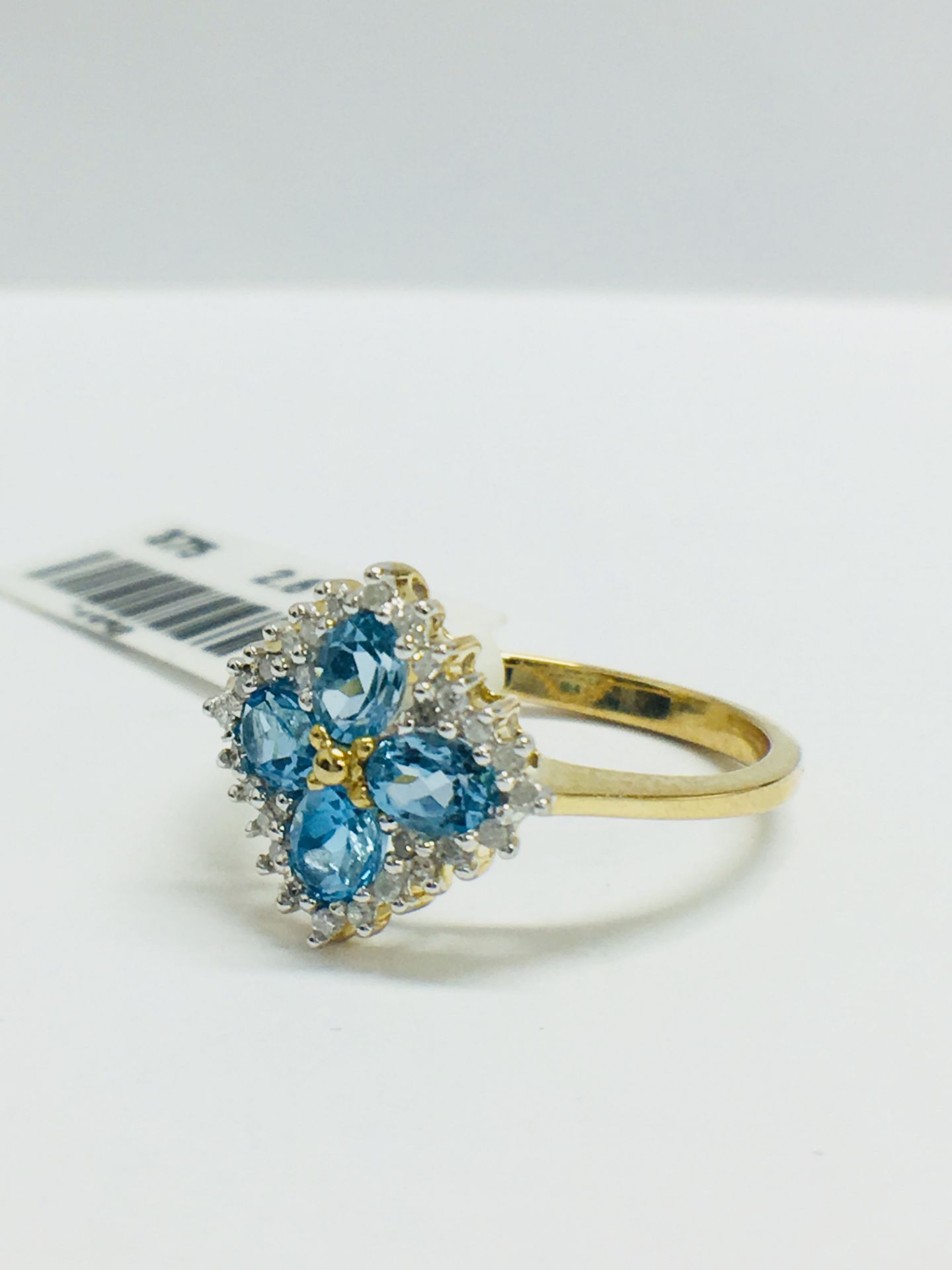 9ct Yellow Gold Blue Topaz Diamond Cluster Ring - Image 3 of 12