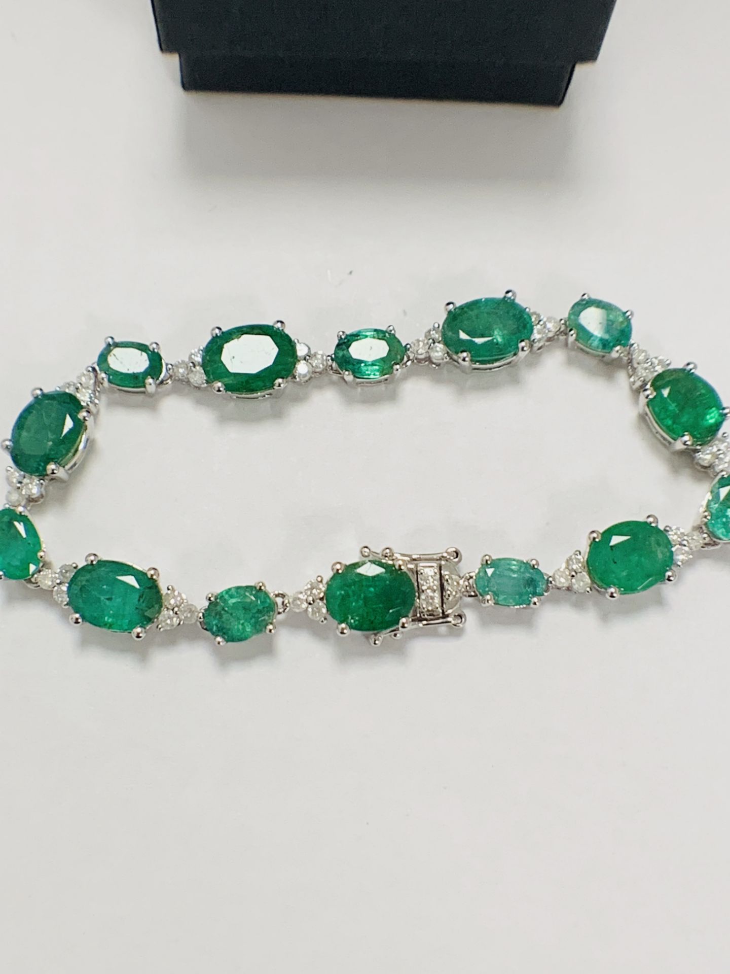 14ct White Gold Emerald And Diamond Bracelet