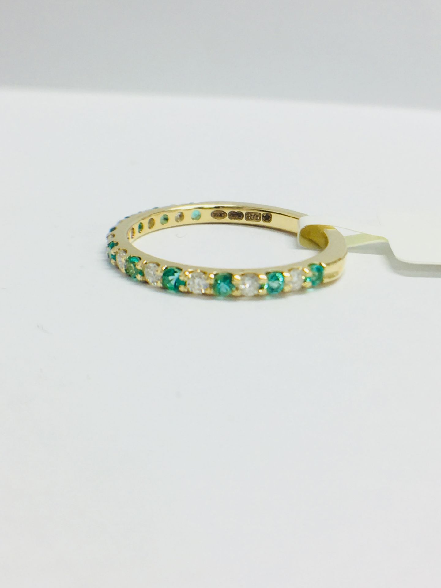 9ct Yellow Gold Emerald Diamond Eternity Ring - Image 5 of 12