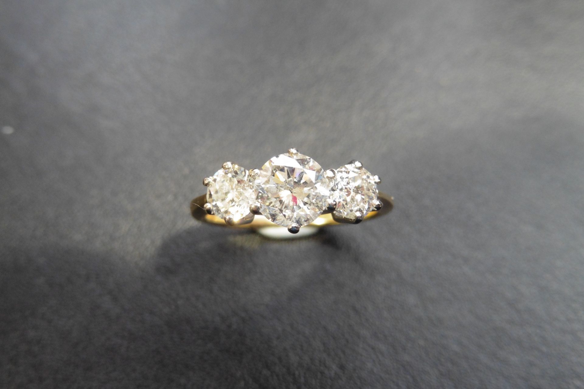 18ct Diamond Three Stone Ring2ct Total