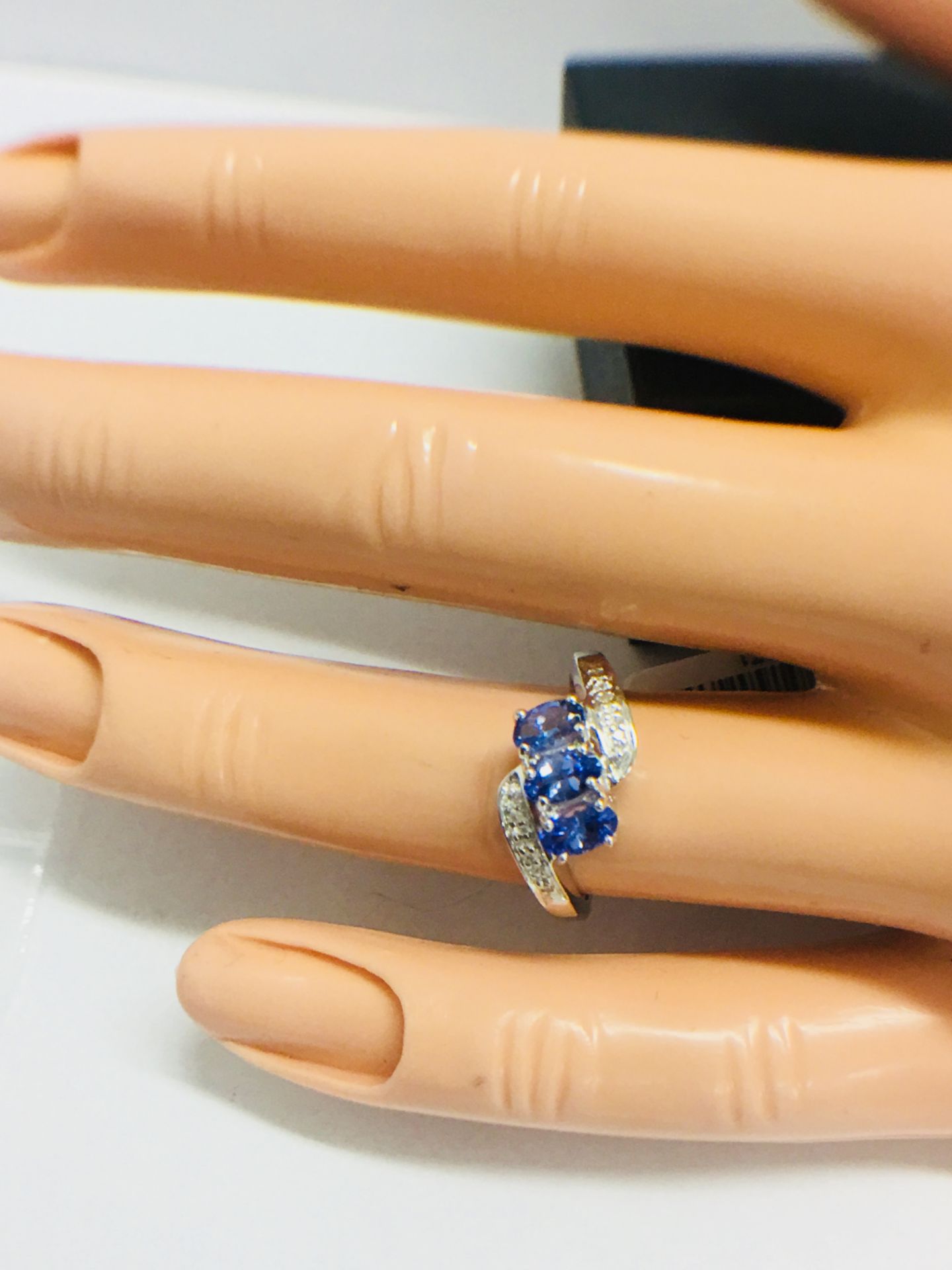 9ct White Gold Tanzanite Diamond Twiat Style Dress Ring - Image 11 of 11