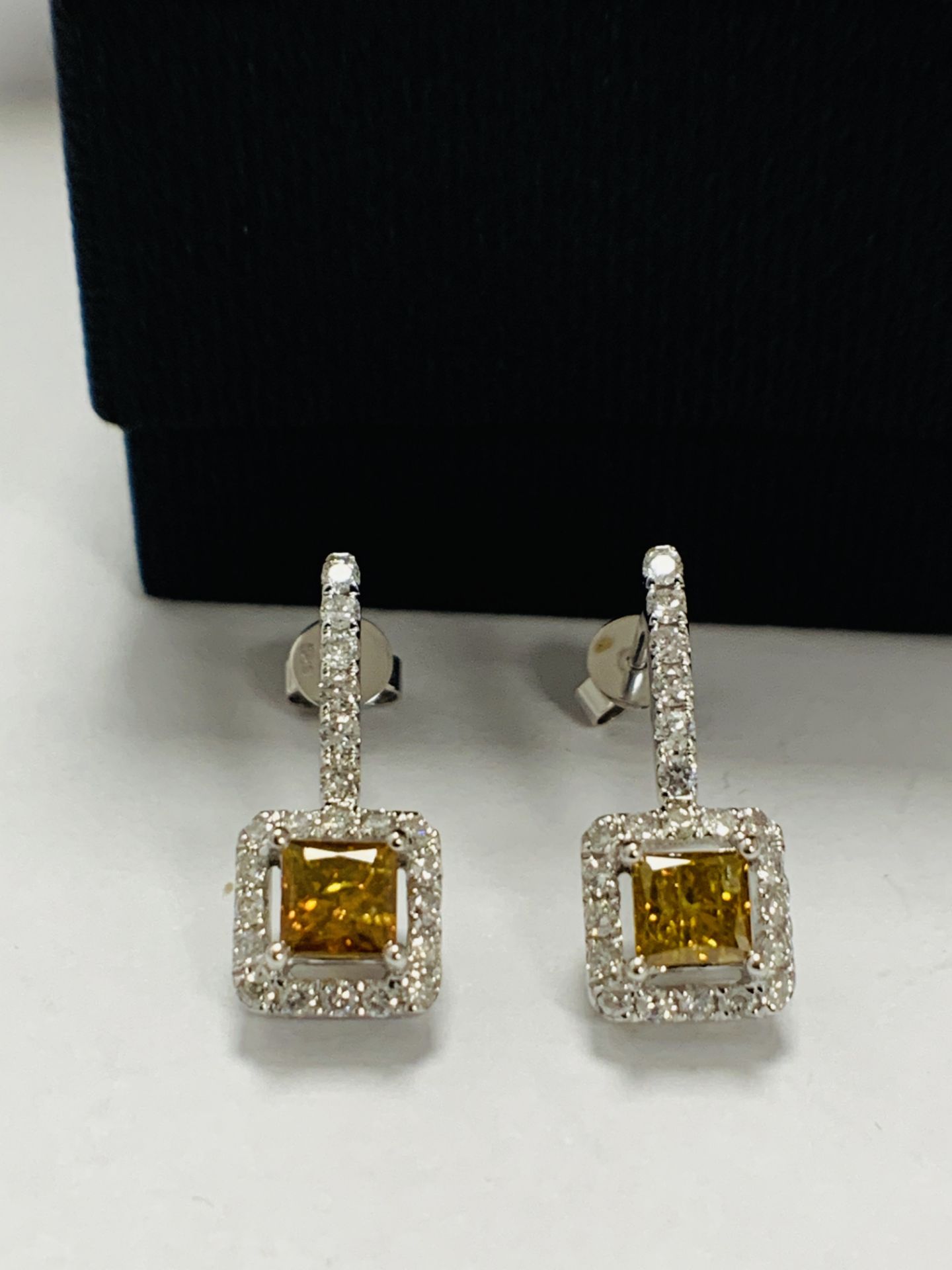 14ct White Gold Yellow Diamond Earrings - Image 3 of 15