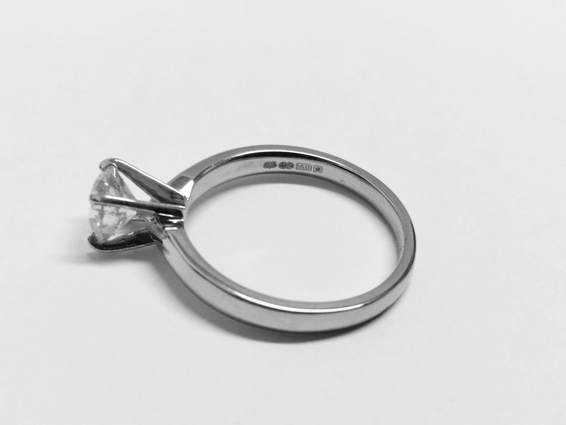Platinum 1ct Brilliant Cut Diamond Solitaire Ring - Image 3 of 4