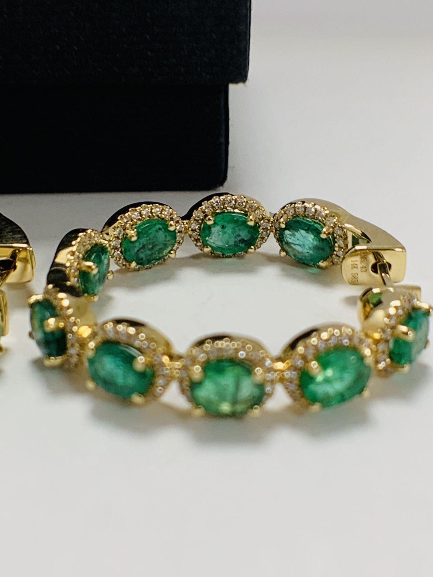 14ct Yellow Gold Emerald And Diamond Hoop Earrings - Image 5 of 23