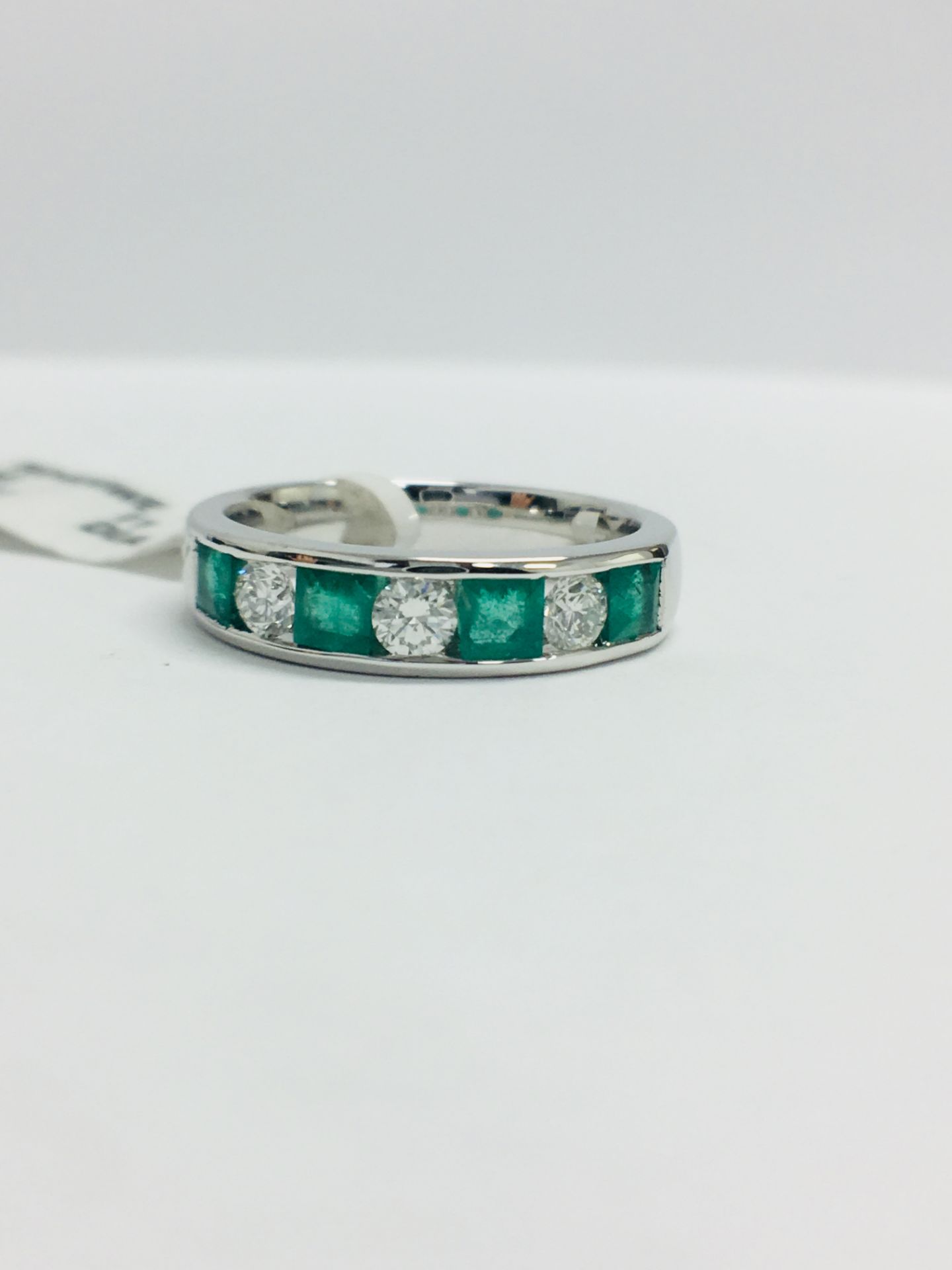 9ct White Gold Emerald Diamond Channel Set Ring - Image 12 of 13