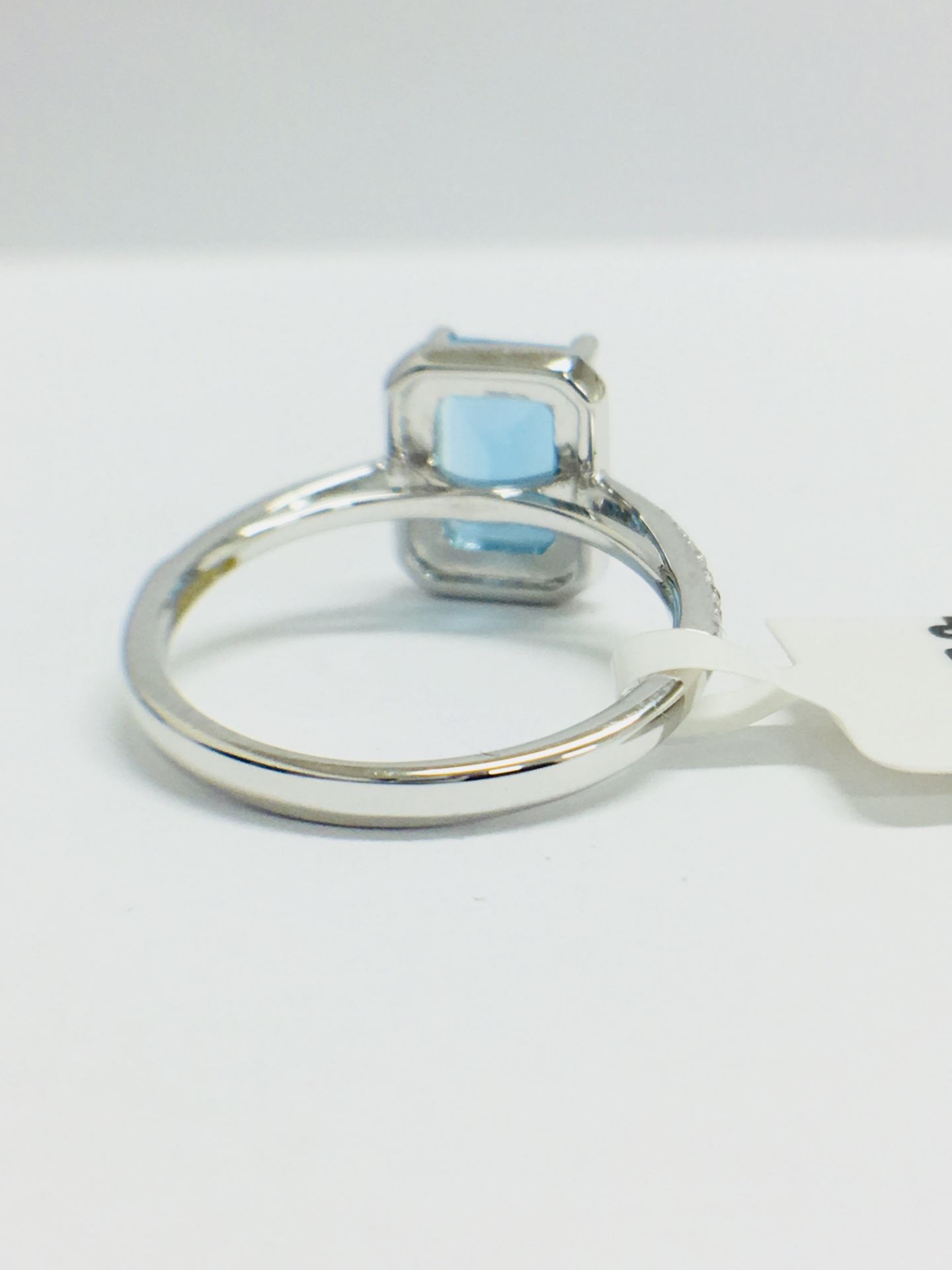 9ct White Gold Blue Topaz Diamond Dress Ring - Image 7 of 12