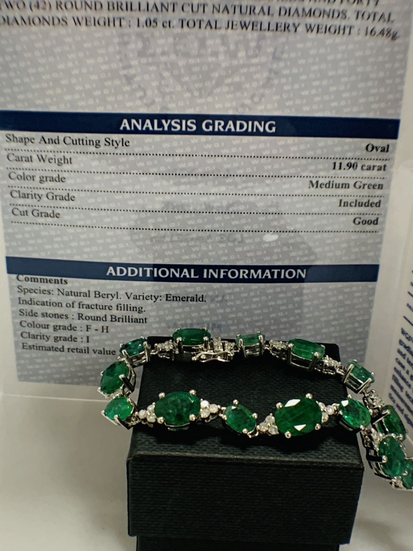 14ct White Gold Emerald And Diamond Bracelet - Image 21 of 22