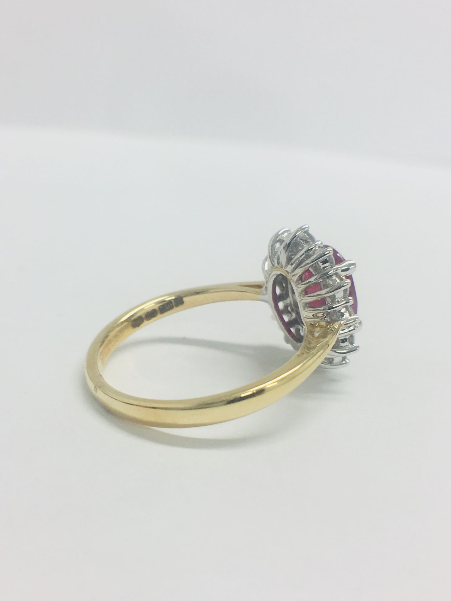 18ct Ruby And Diamond Cluster Ring - Image 6 of 11