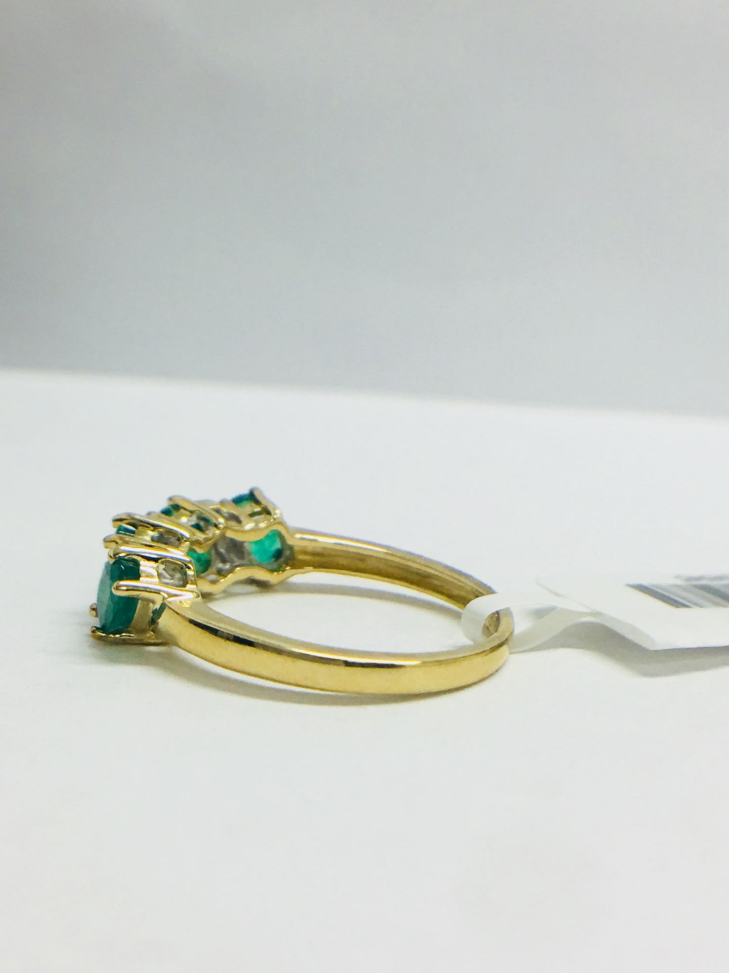 9ct Emerald Diamond Dress Ring - Image 4 of 10