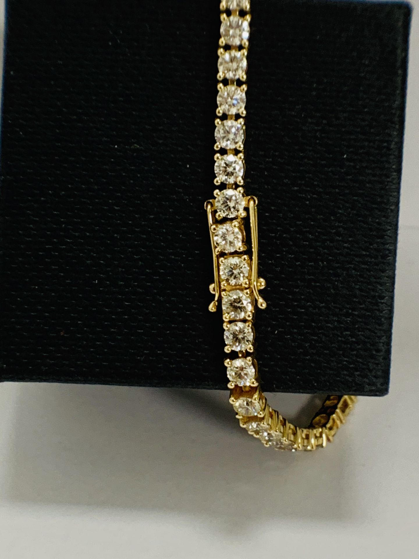 14ct Yellow Gold Diamond Tennis Bracelet - Image 11 of 14