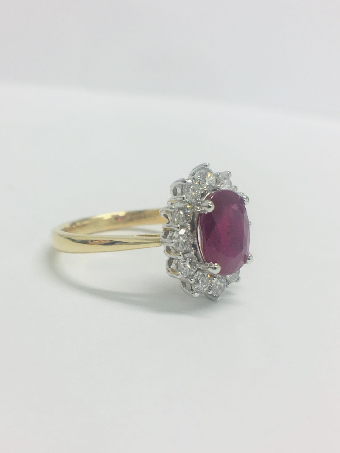 18ct Ruby And Diamond Cluster Ring - Image 8 of 11