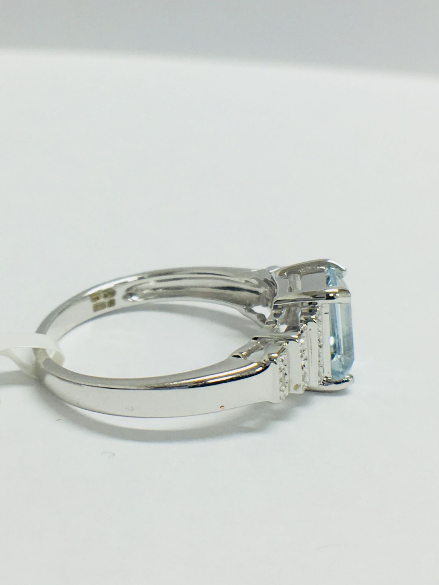 9ct White Gold Aquamarine Diamond Ring - Image 8 of 13