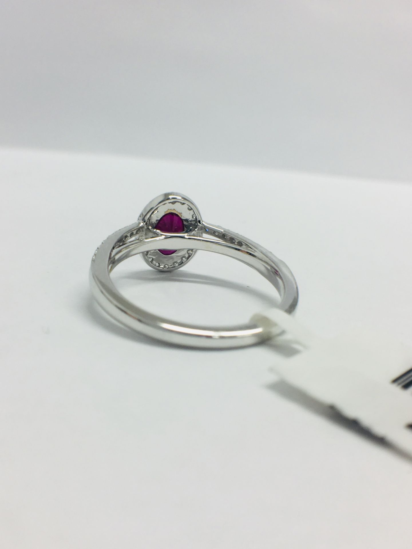 9ct White Gold Ruby Diamond Cluster Ring - Image 5 of 11