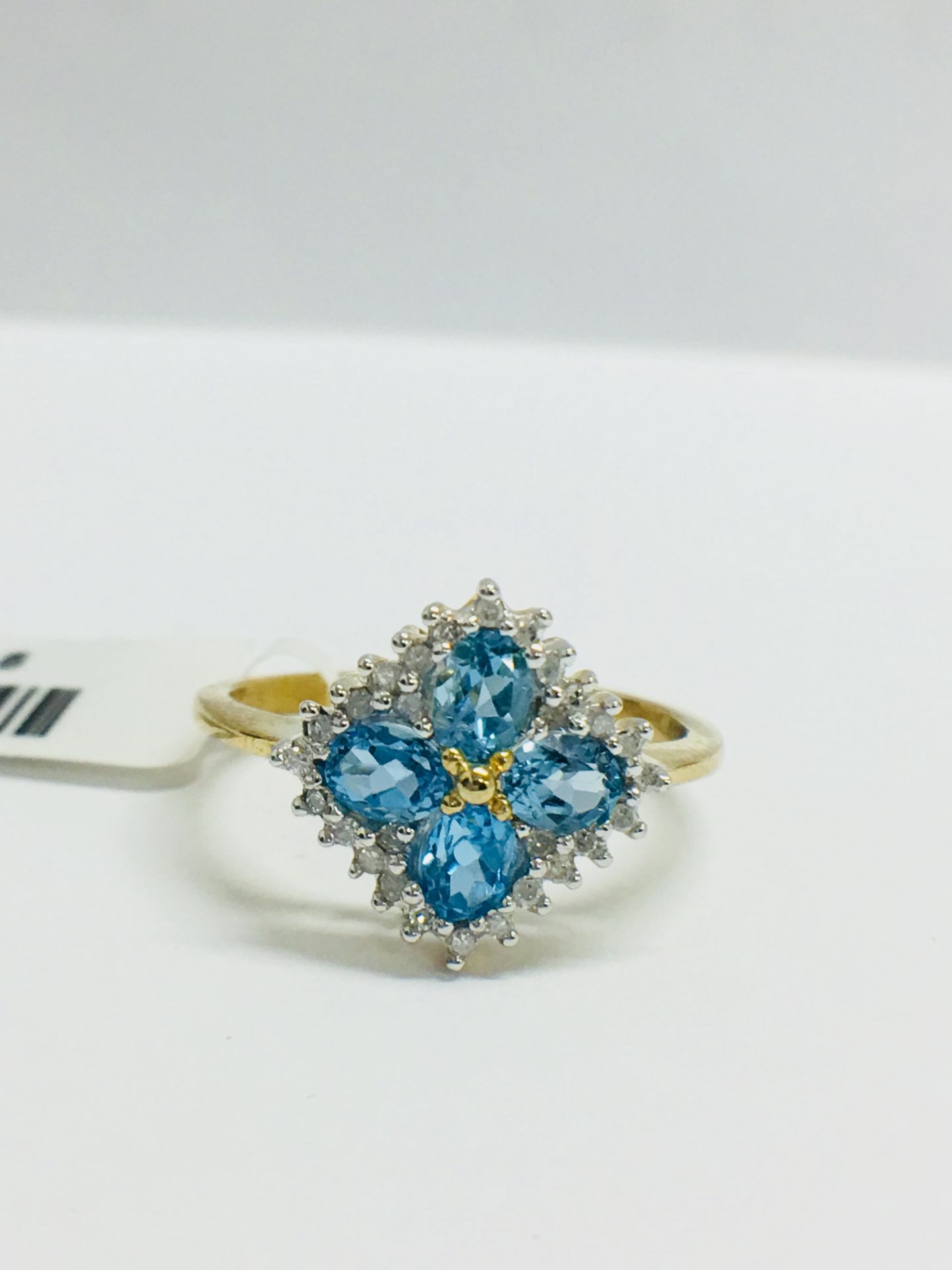 9ct Yellow Gold Blue Topaz Diamond Cluster Ring - Image 11 of 12