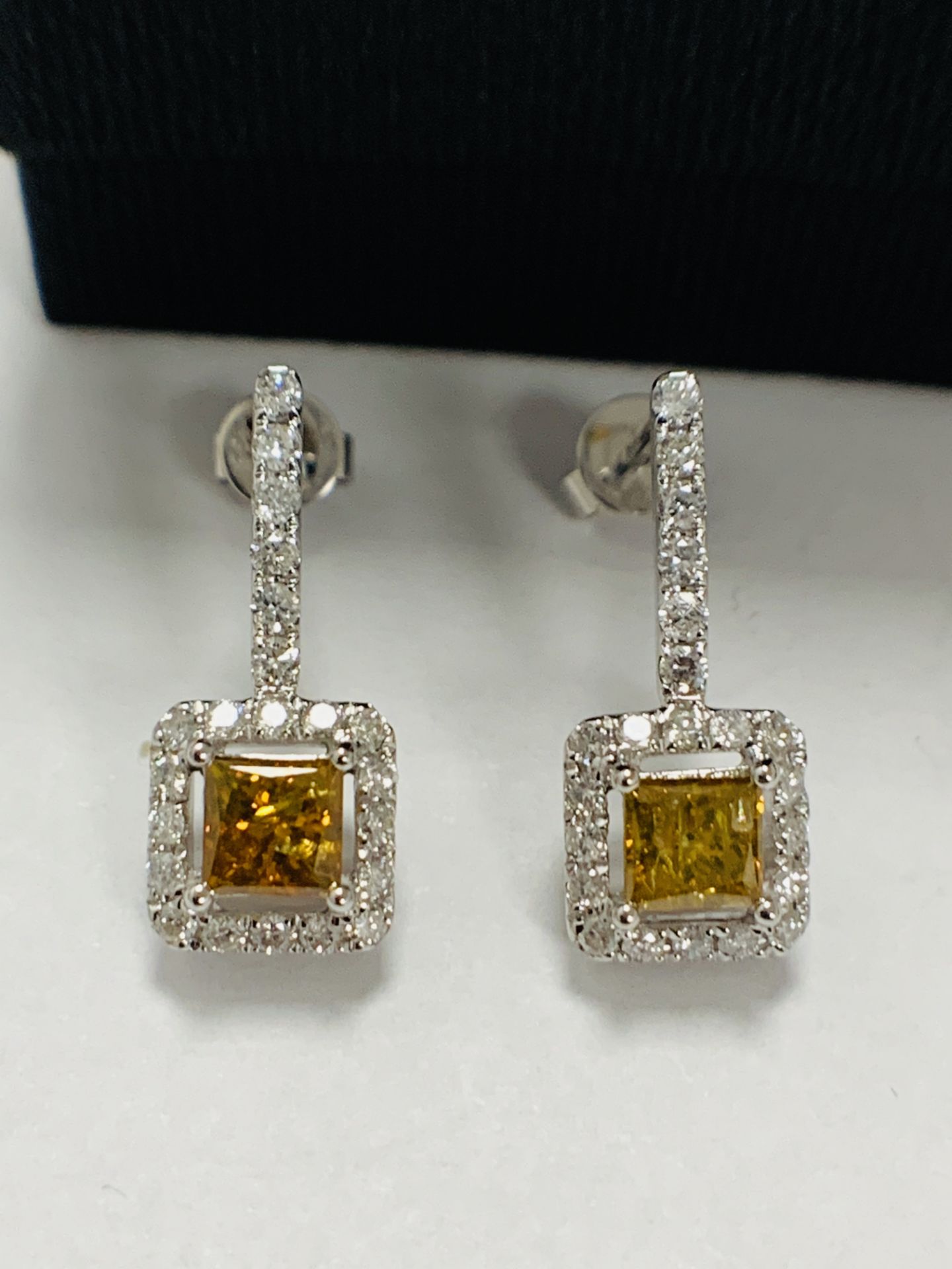 14ct White Gold Yellow Diamond Earrings - Image 2 of 15