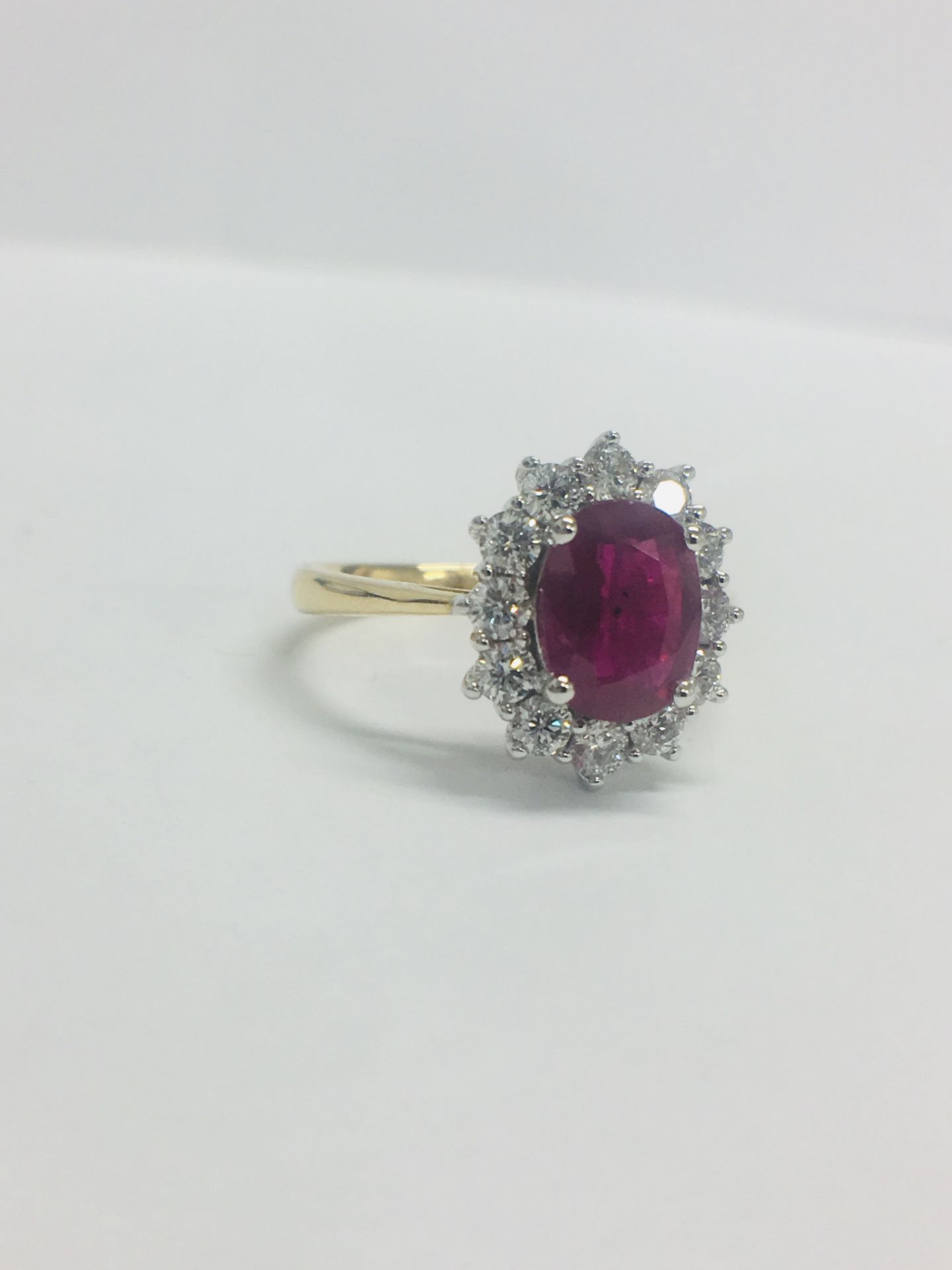 18ct Ruby And Diamond Cluster Ring - Image 9 of 11