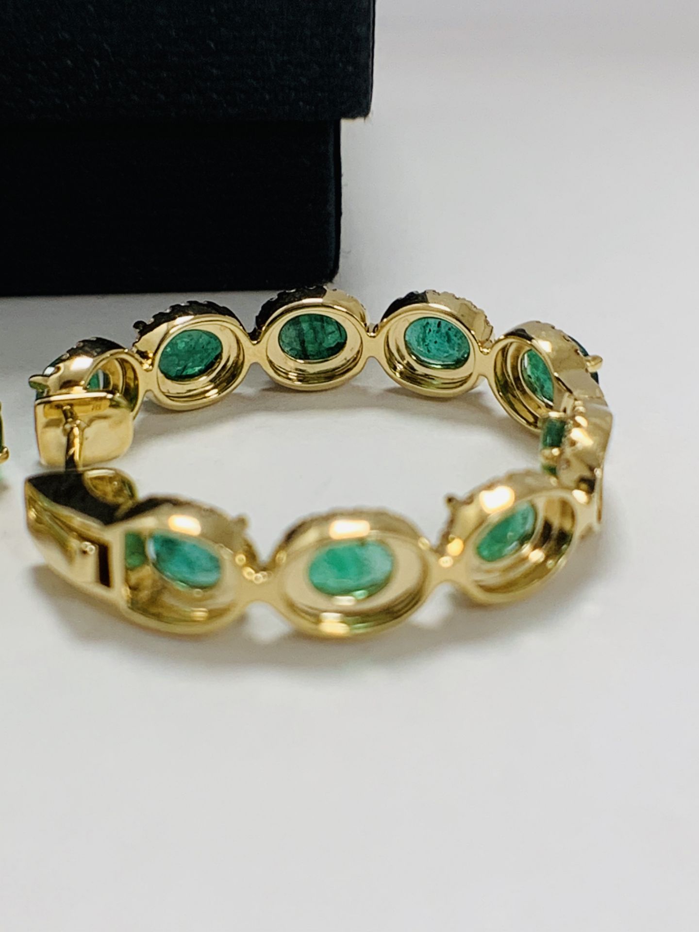 14ct Yellow Gold Emerald And Diamond Hoop Earrings - Image 9 of 23