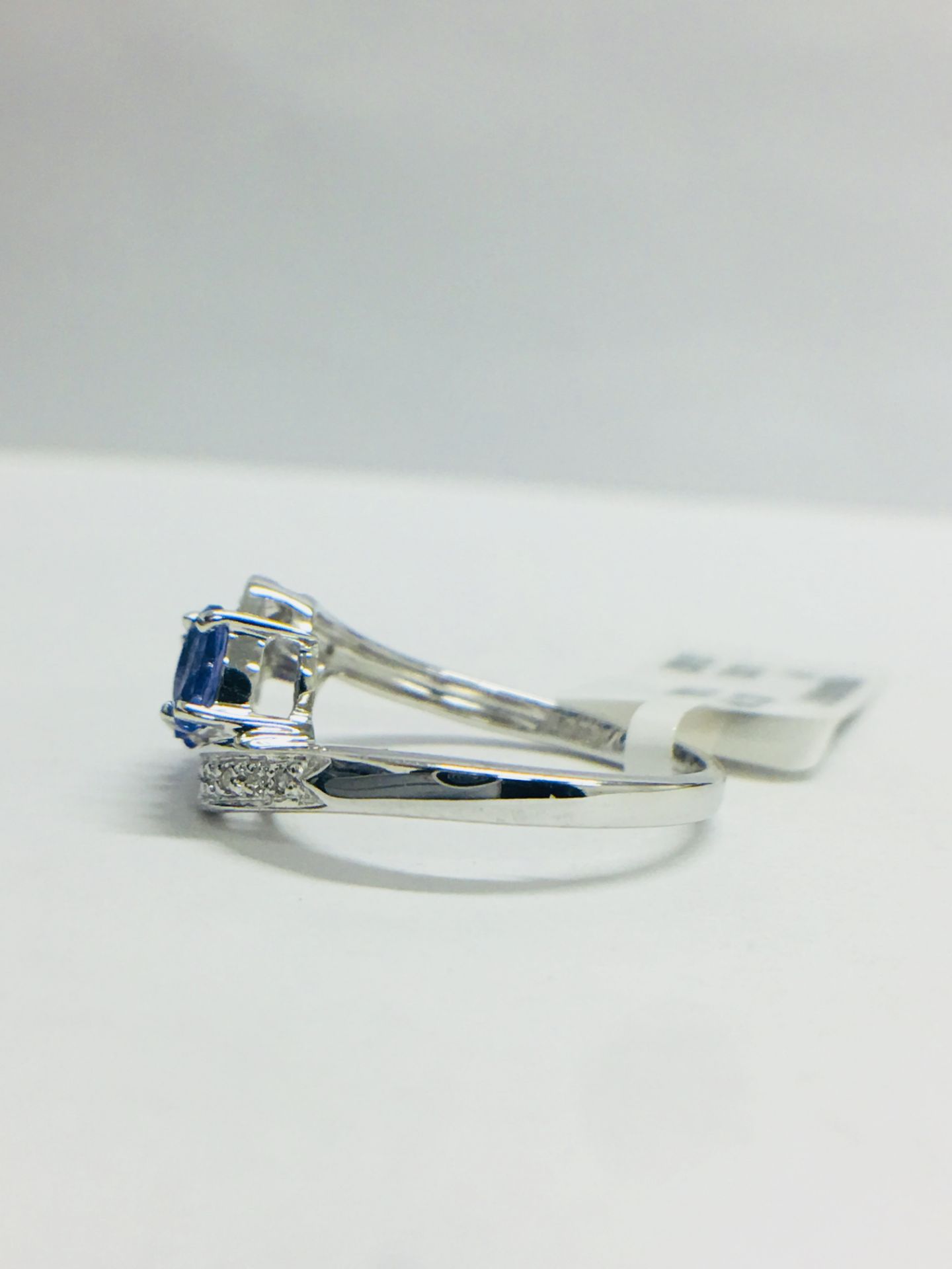 9ct White Gold Tanzanite Diamond Twiat Style Dress Ring - Image 3 of 11