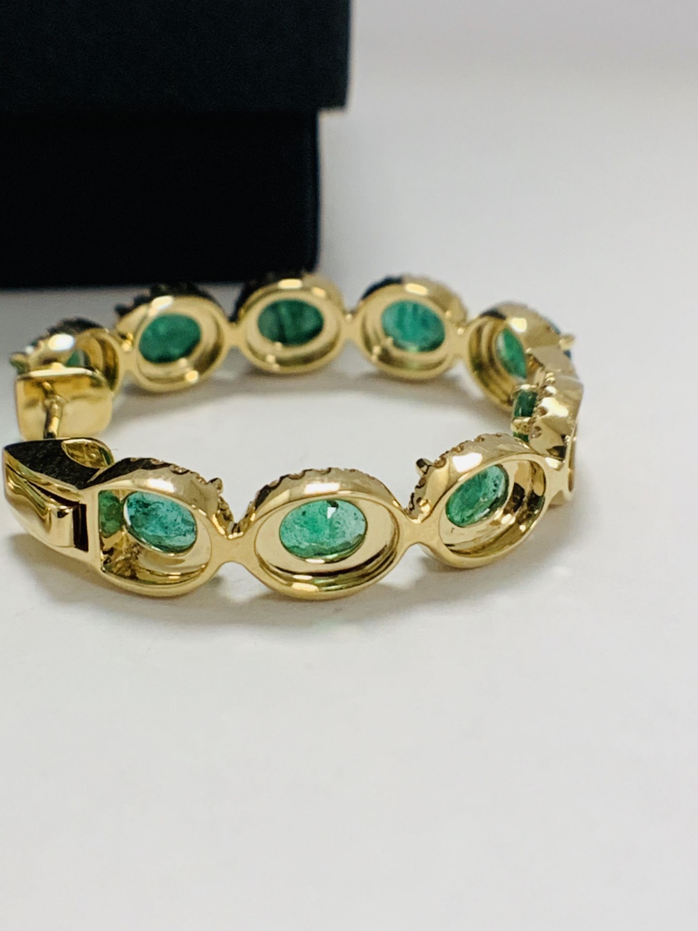 14ct Yellow Gold Emerald And Diamond Hoop Earrings - Image 8 of 23