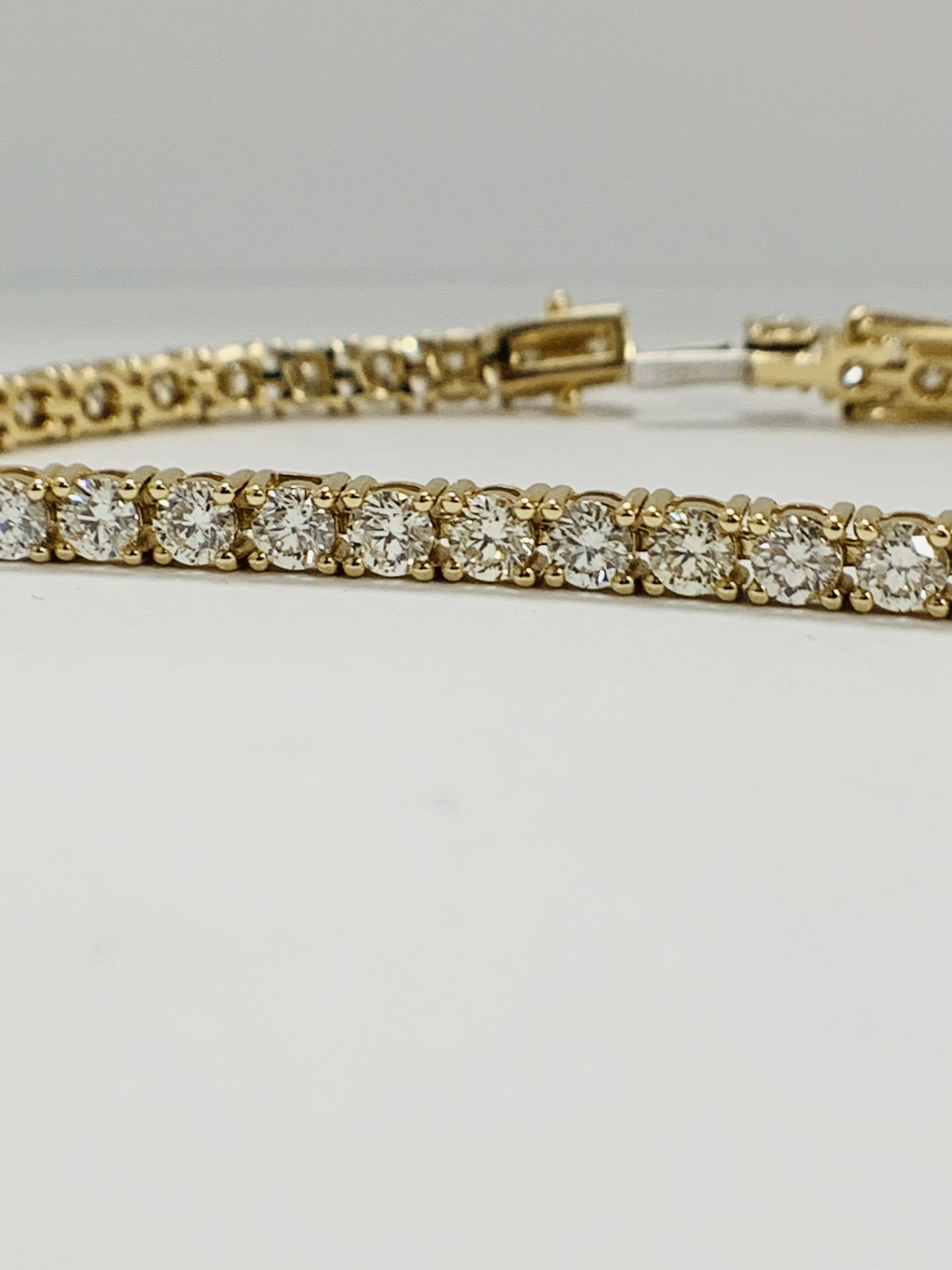 14ct Yellow Gold Diamond Tennis Bracelet - Image 2 of 14