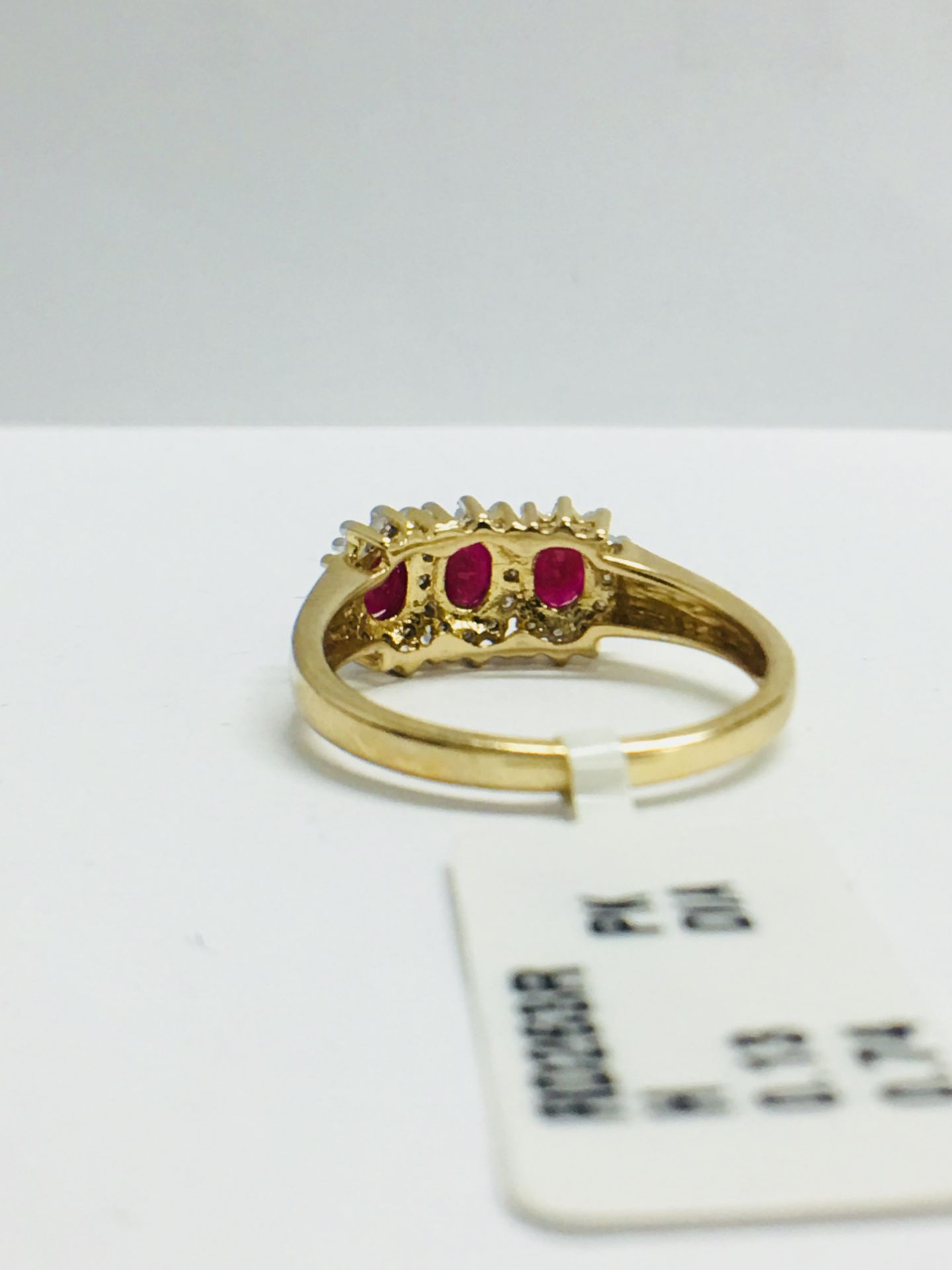 9ct Ruby Diamond Cluster Style Ring - Image 5 of 12