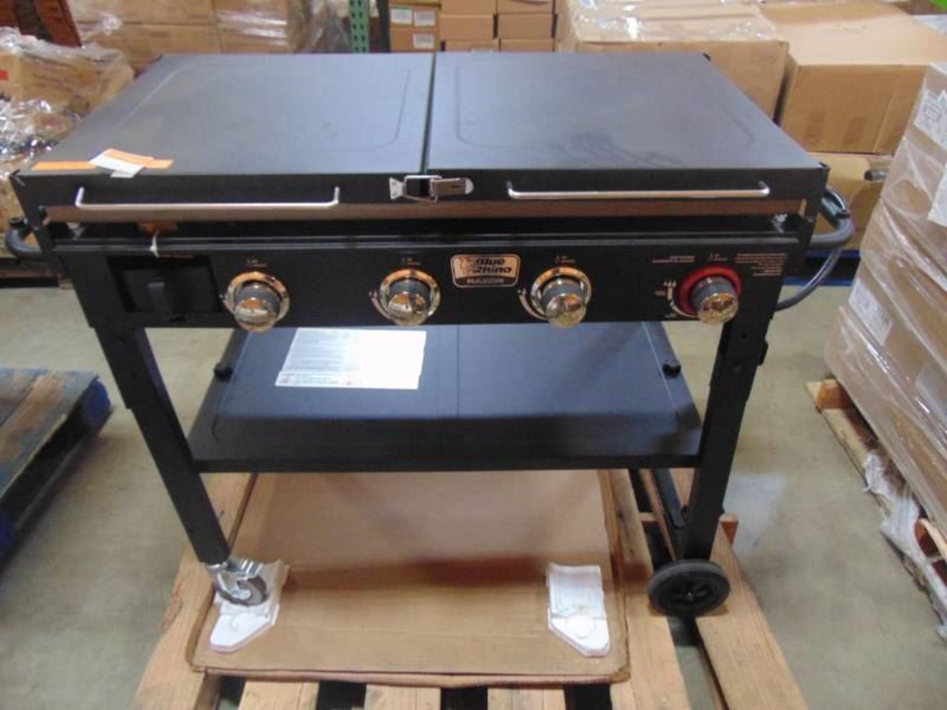 Blue Rhino Razor Griddle Black/Powder Coated 4-Burner Gas Grill - Image 2 of 3