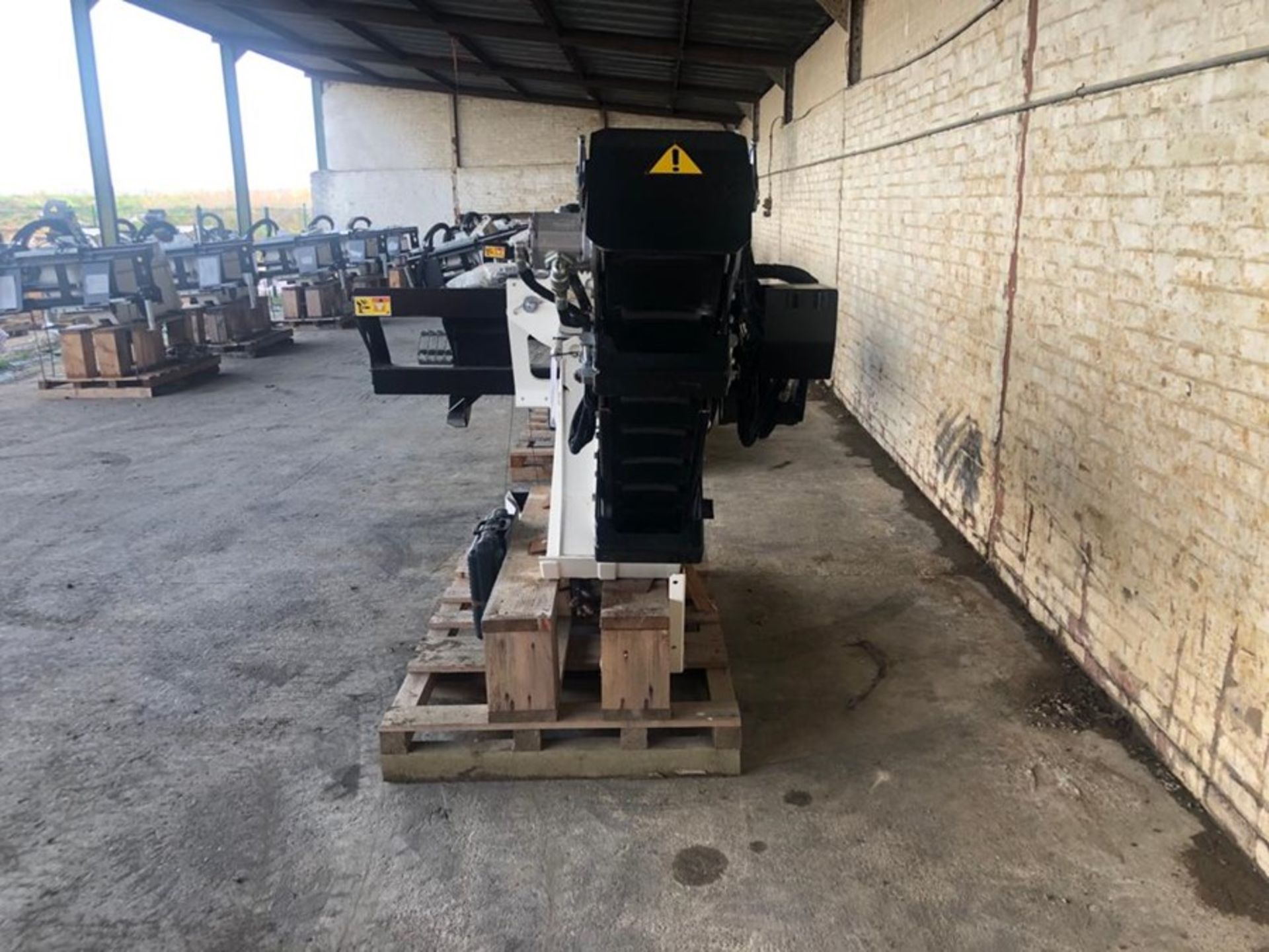 Unused Simex model TA300 wheel saw with waste conveyor, serial no. MO24790B14, Year - 2018 - Image 2 of 3