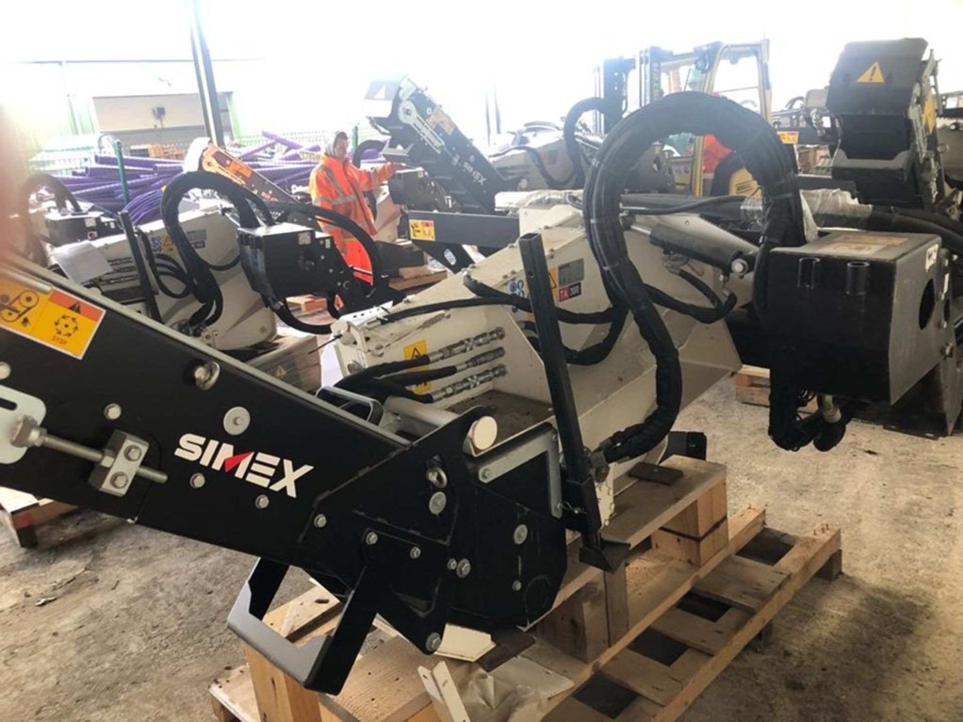 Unused Simex model TA300 wheel saw with waste conveyor, serial no. MO24791B14, Year - 2018 - Image 2 of 3