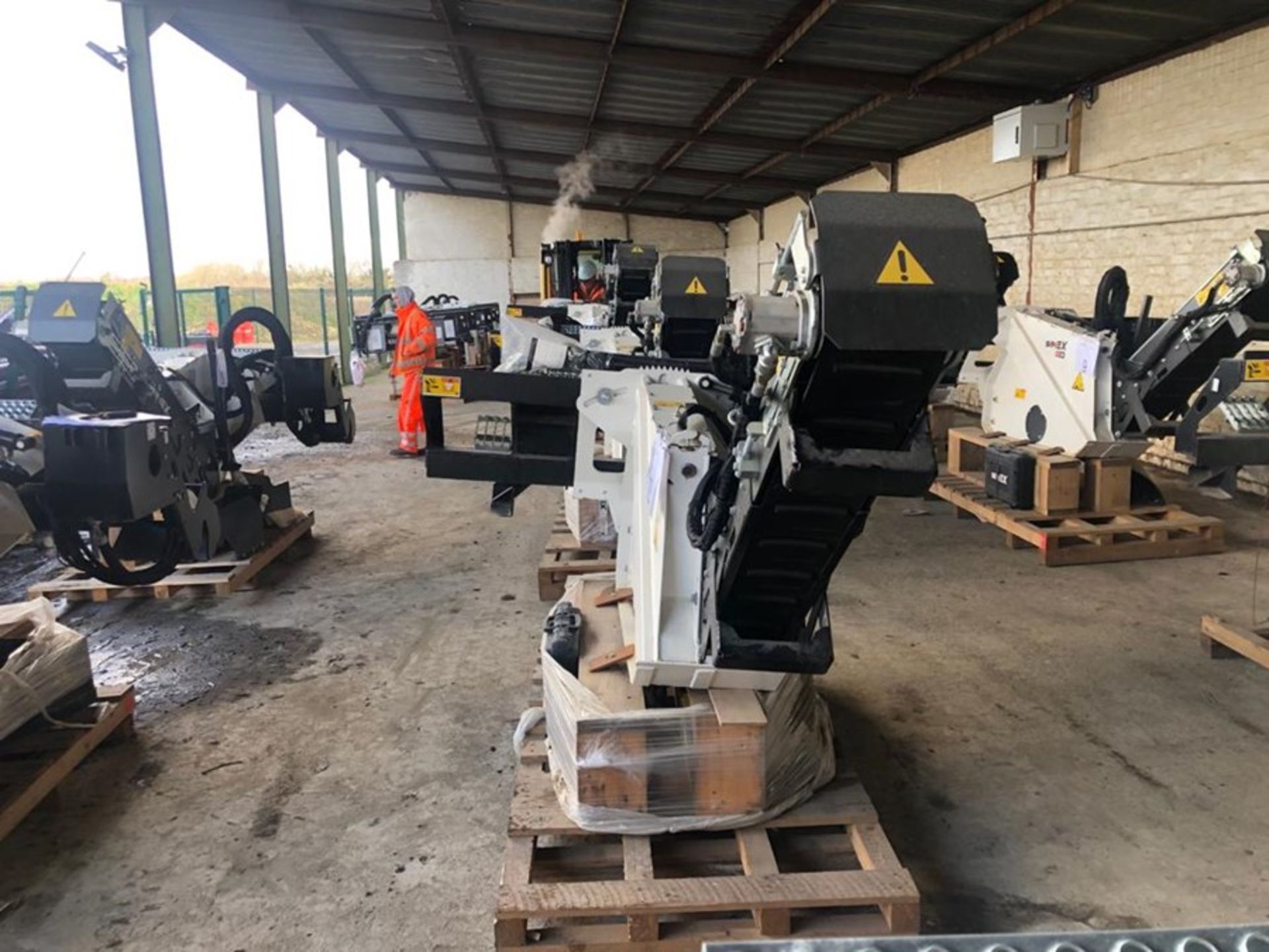 Unused Simex model TA300 wheel saw with waste conveyor, serial no. MO24188B14, Year - 2018 - Image 3 of 3