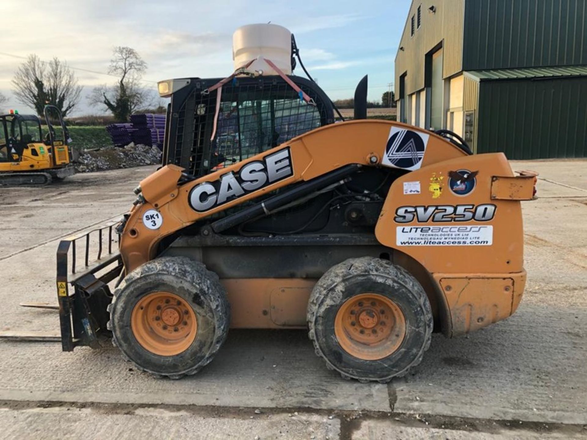 Case model SV250 wheeled mini loader with water suppression system, piped for attachments, serial - Image 3 of 3