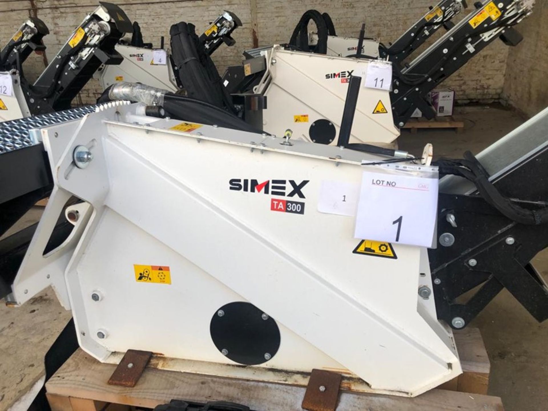 Unused Simex model TA300 wheel saw with waste conveyor, serial no. MO24789B14, Year - 2018 - Image 4 of 6