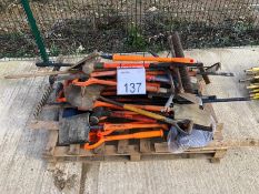 Assorted spades, rakes etc to pallet as lotted