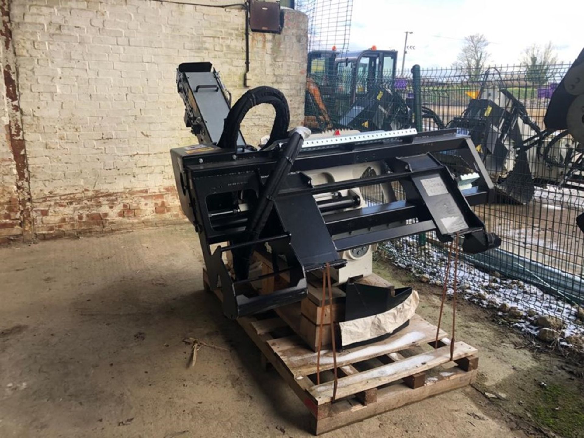 Unused Simex model TA300 wheel saw with waste conveyor, serial no. MO24789B14, Year - 2018 - Image 3 of 6