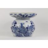 Chine, XVIIIe, crachoir en porcelaine de Chine, camaïeu de blanc bleu à décor [...]