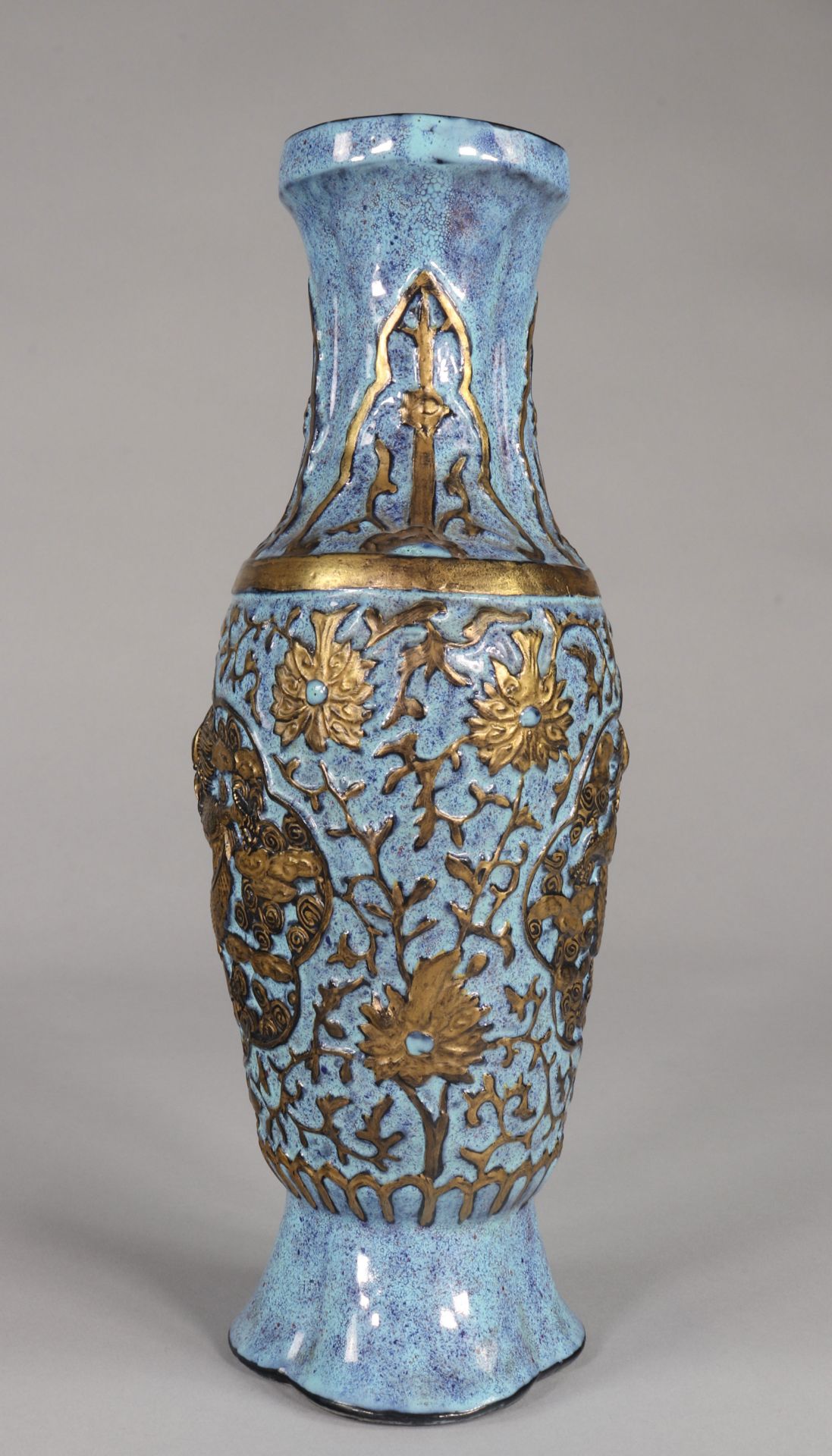 Vase decorated with dragons in porcelain relief imitating bronze Qianlong brand - Image 3 of 13