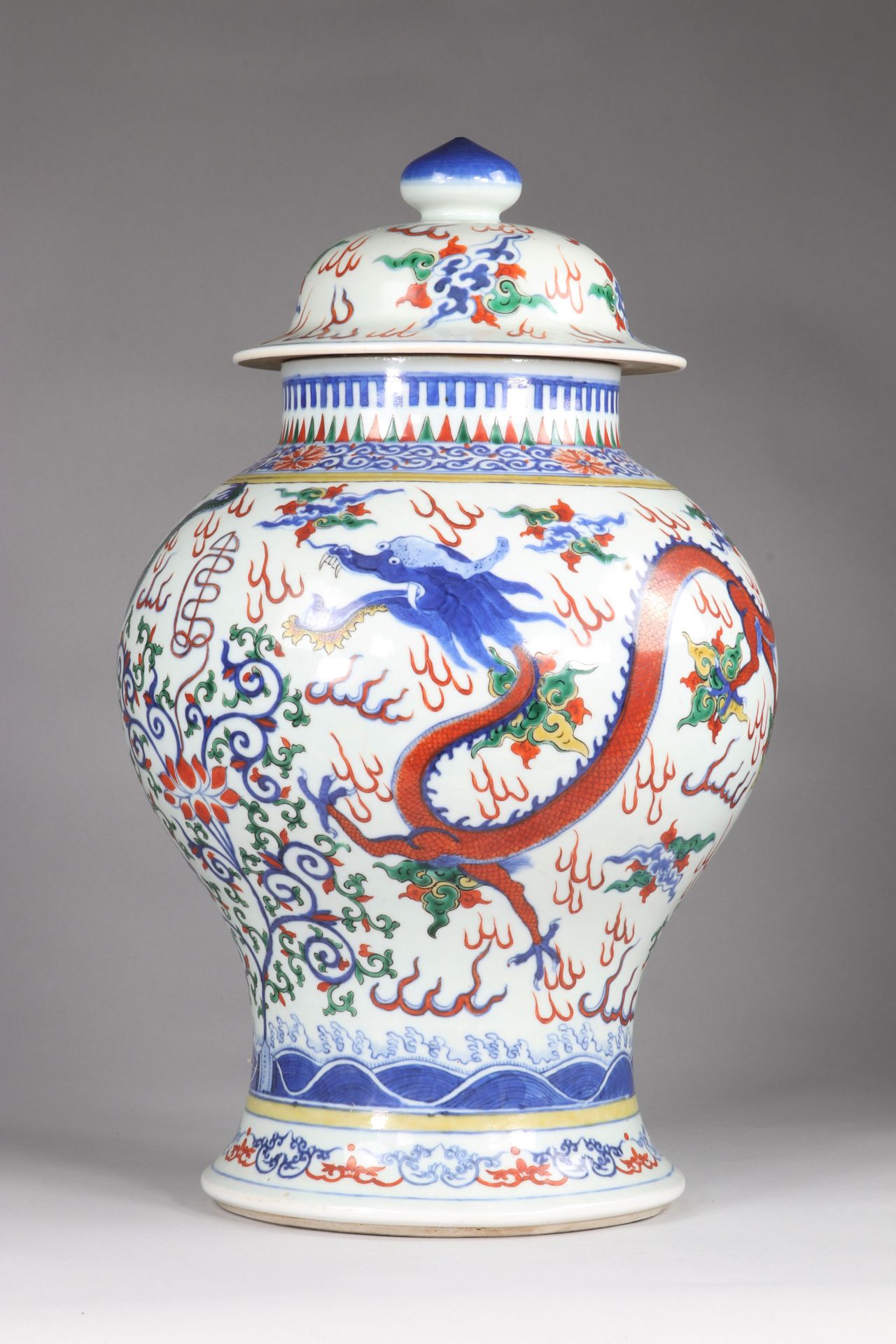 China baluster vase, with its lid, Doucai decor decorated with 2 dragons and the tree with lotus flo - Image 2 of 10