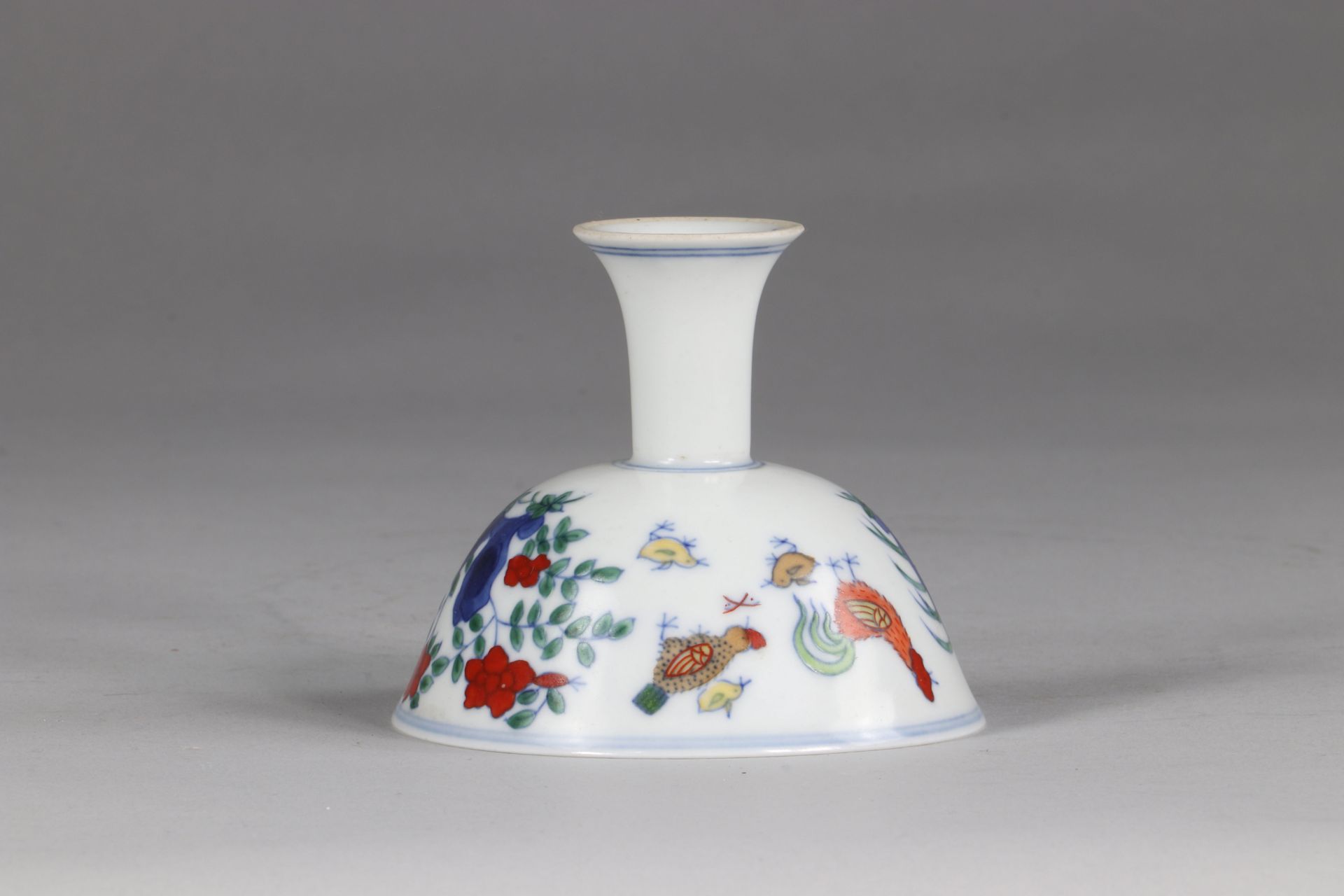 China cup on stand Doucai,: Chicken cup, apocryphal mark of Changhua. - Image 4 of 6