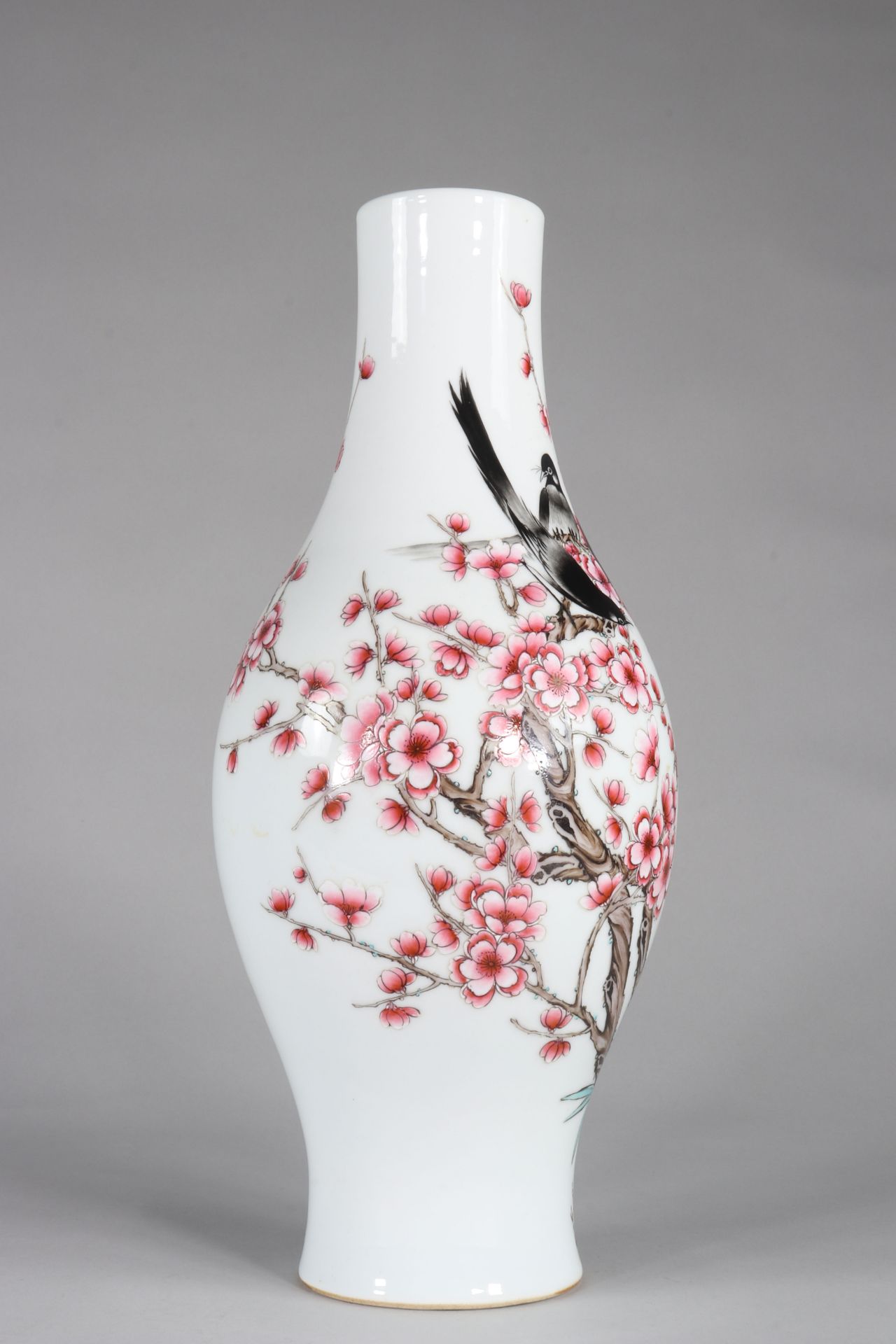 Large olive-shaped vase decorated with birds on a branch Yongzheng brand - Image 6 of 9