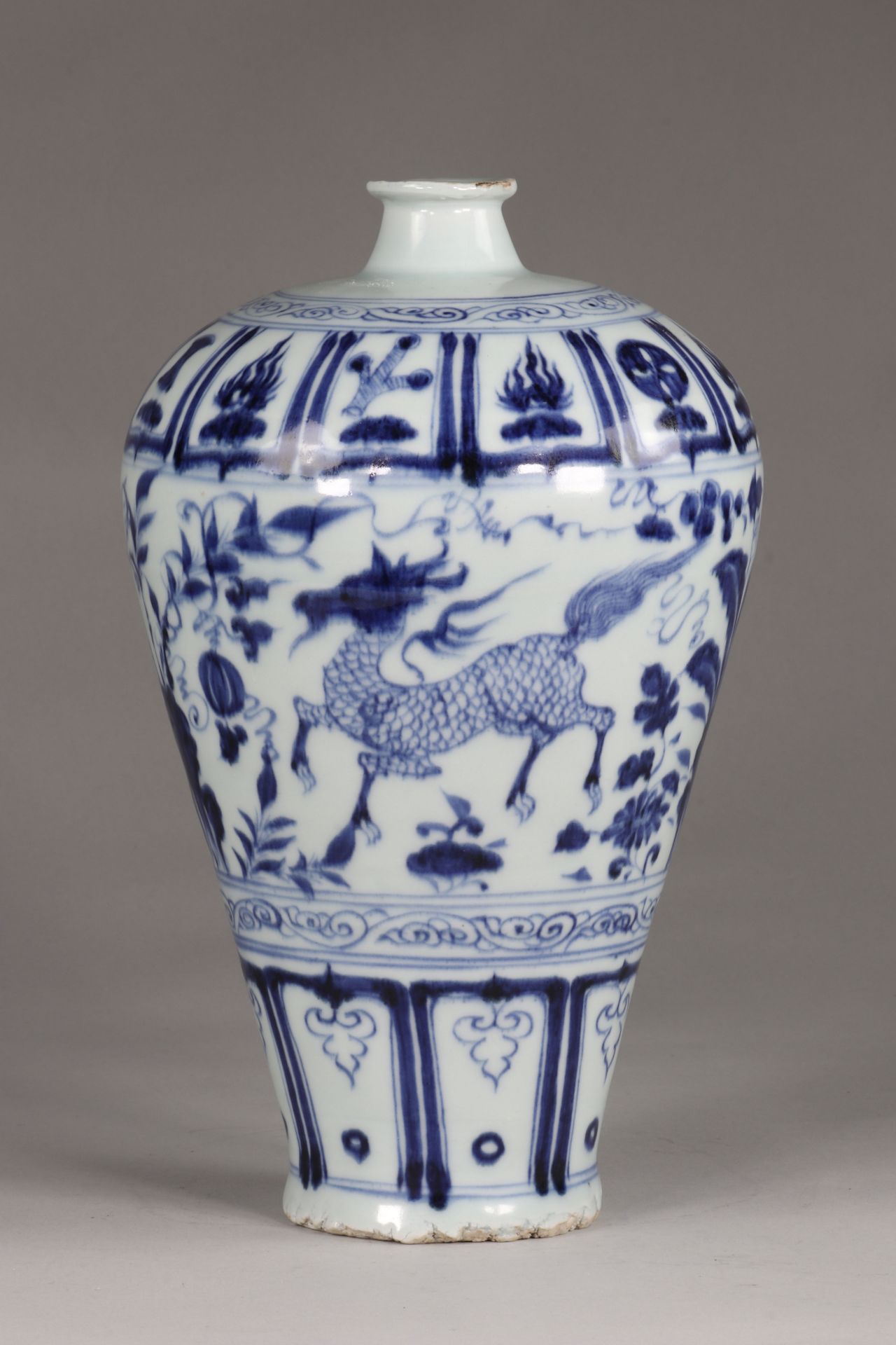 China Mei-Ping vase, Yuan, in blue and white decor of Phoenix and a Quilin, in a floral landscape