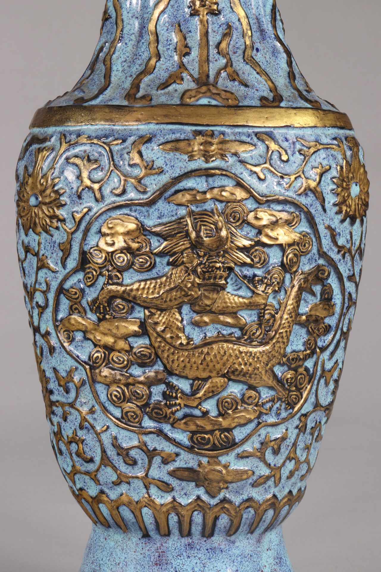 Vase decorated with dragons in porcelain relief imitating bronze Qianlong brand - Image 10 of 13