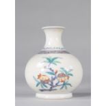 Doucai vase with fruit decoration Yong Zheng brand