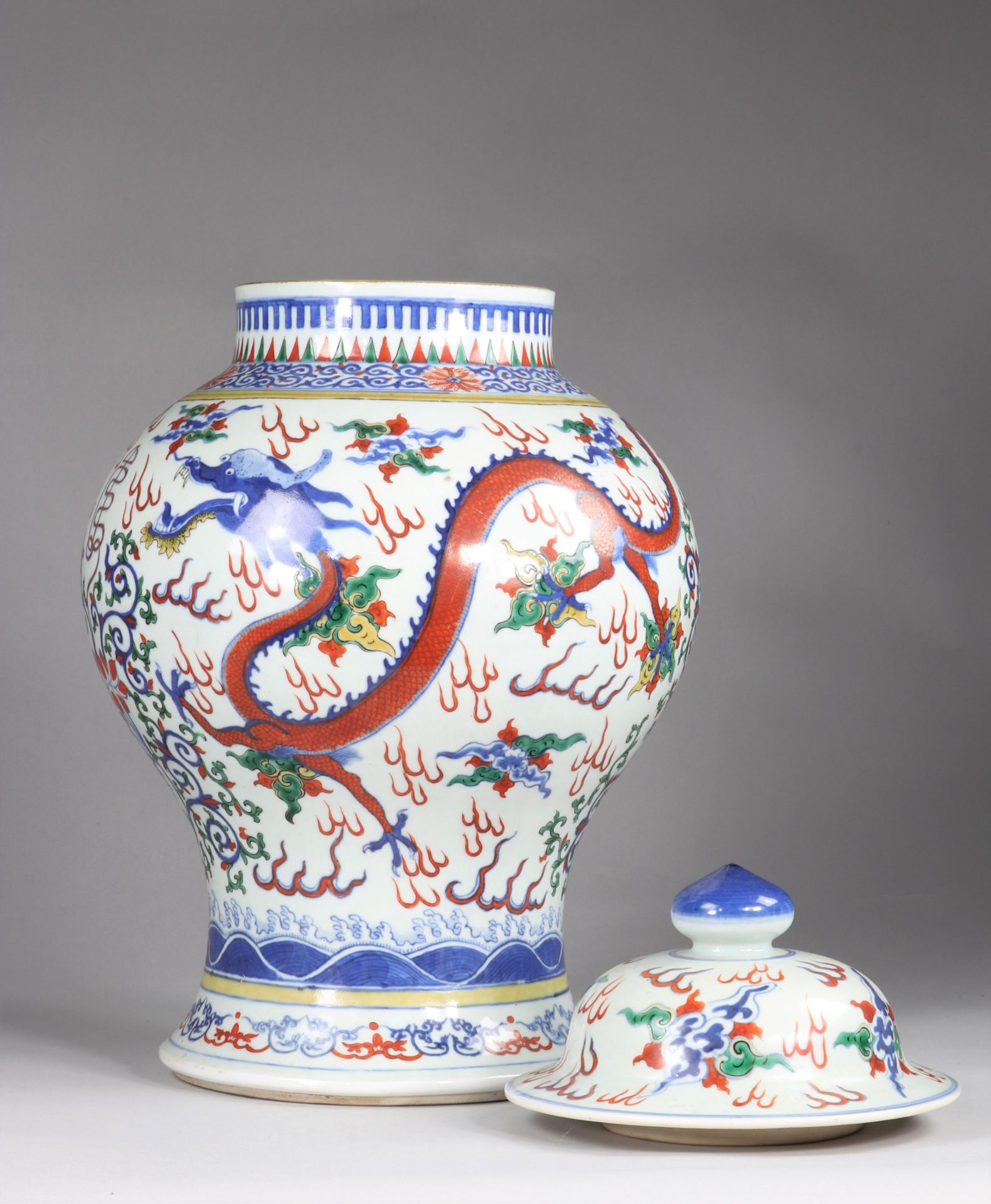 China baluster vase, with its lid, Doucai decor decorated with 2 dragons and the tree with lotus flo - Image 8 of 10