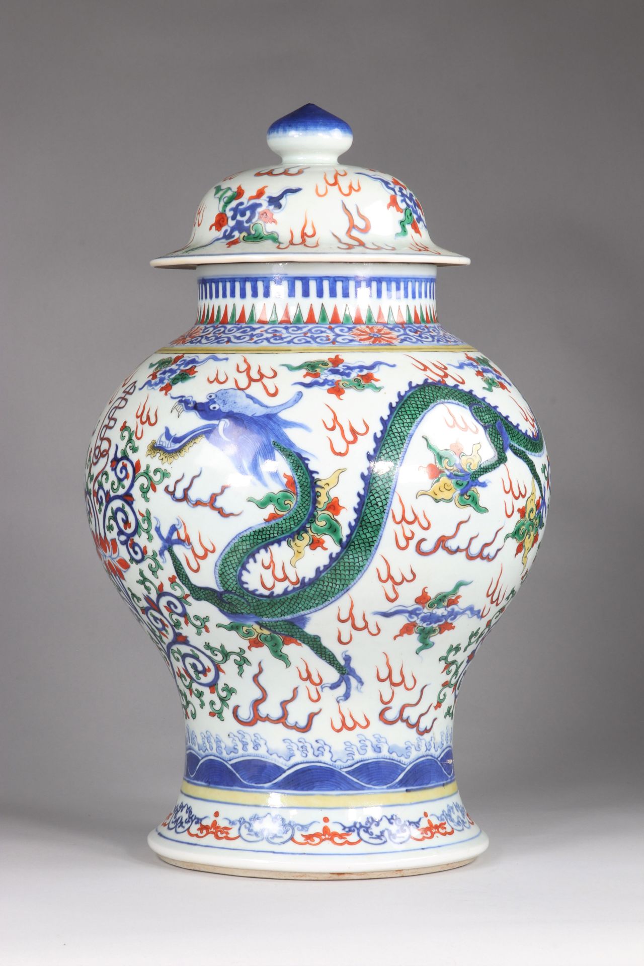 China baluster vase, with its lid, Doucai decor decorated with 2 dragons and the tree with lotus flo - Image 5 of 10