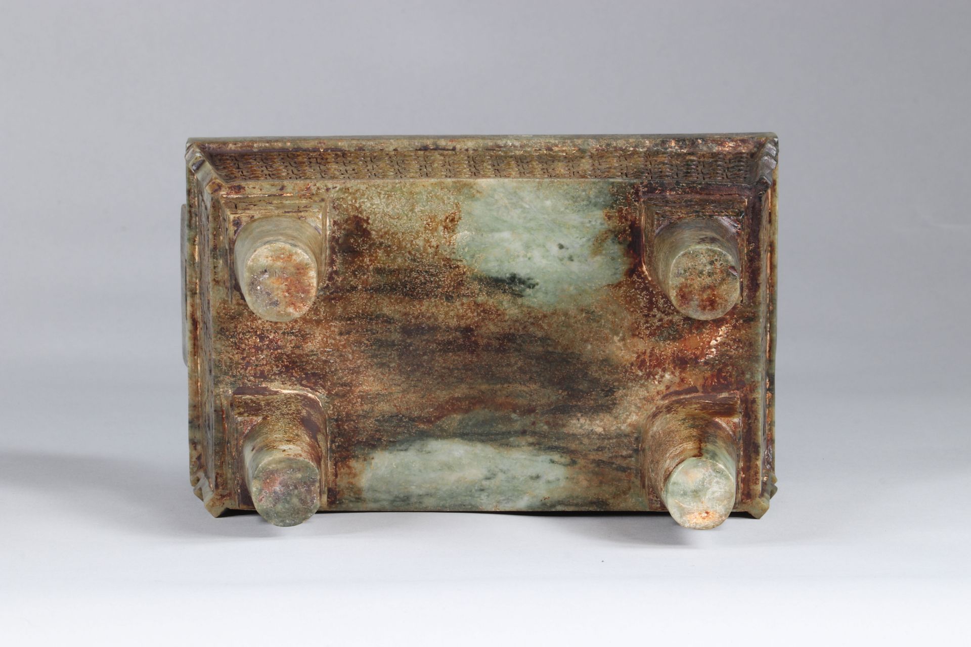 China archaic ritual vessel, called: -Fang Deng- made of jade burns perfume - Bild 6 aus 7