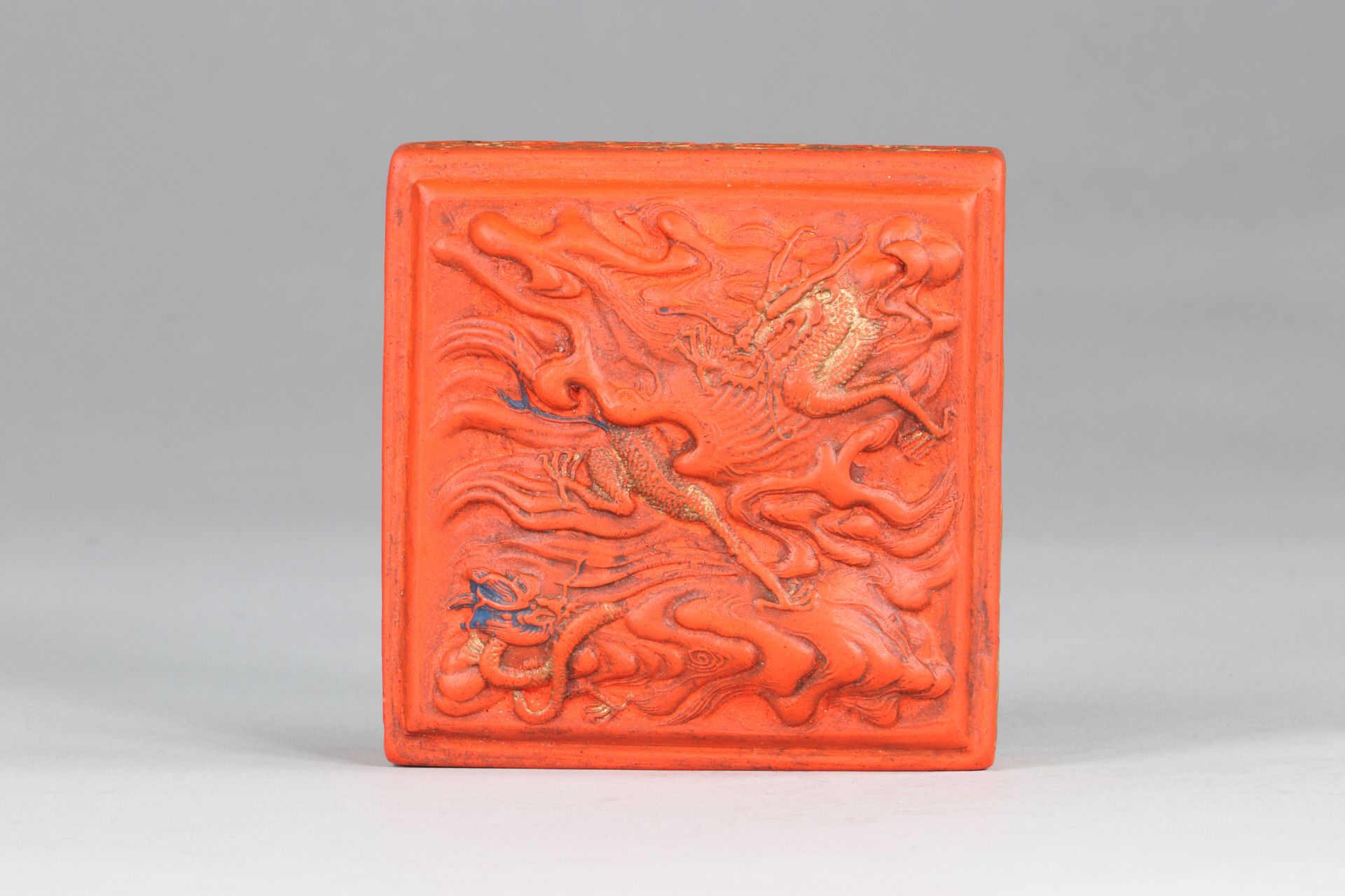 Imperial seal in SOLID MERCURY, decorated with dragons and 4 characters:, with its wooden box, decor - Image 4 of 5