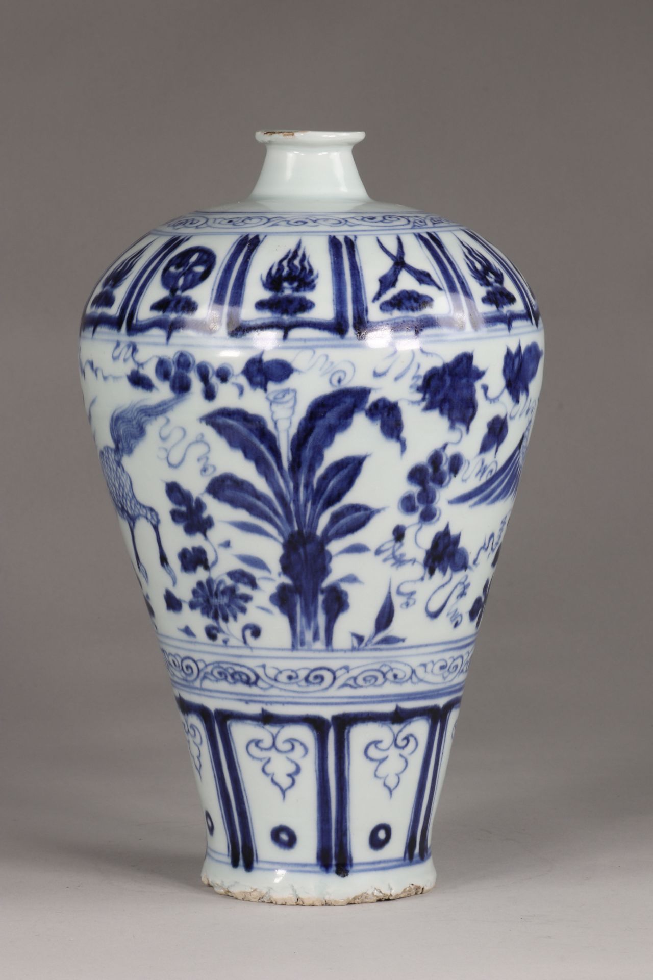 China Mei-Ping vase, Yuan, in blue and white decor of Phoenix and a Quilin, in a floral landscape - Image 2 of 6